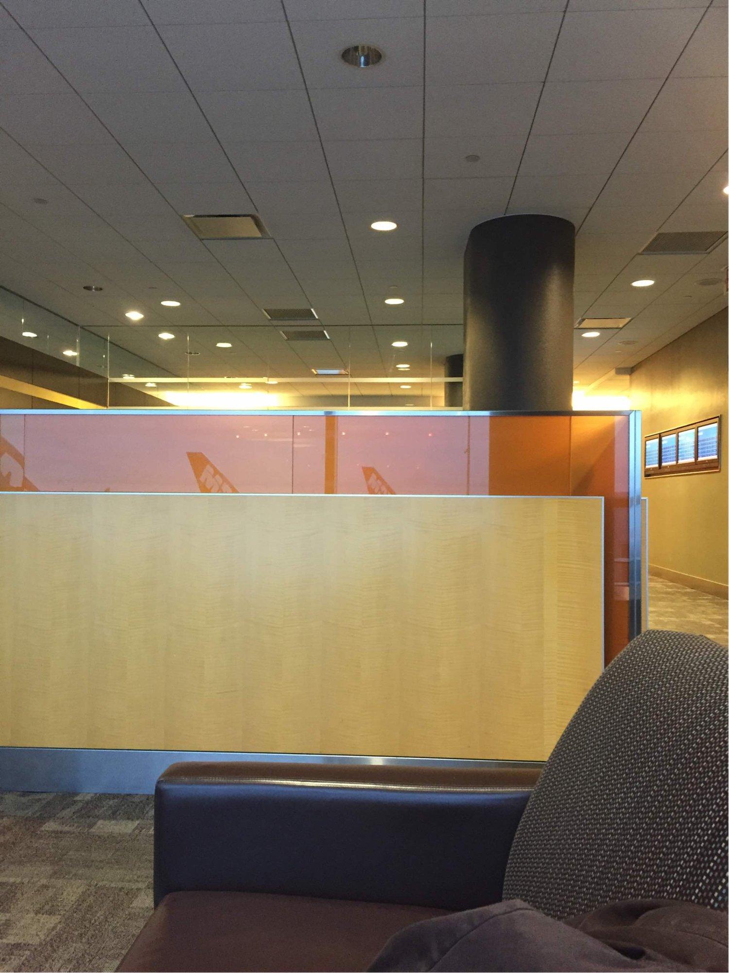 American Airlines Admirals Club image 23 of 25
