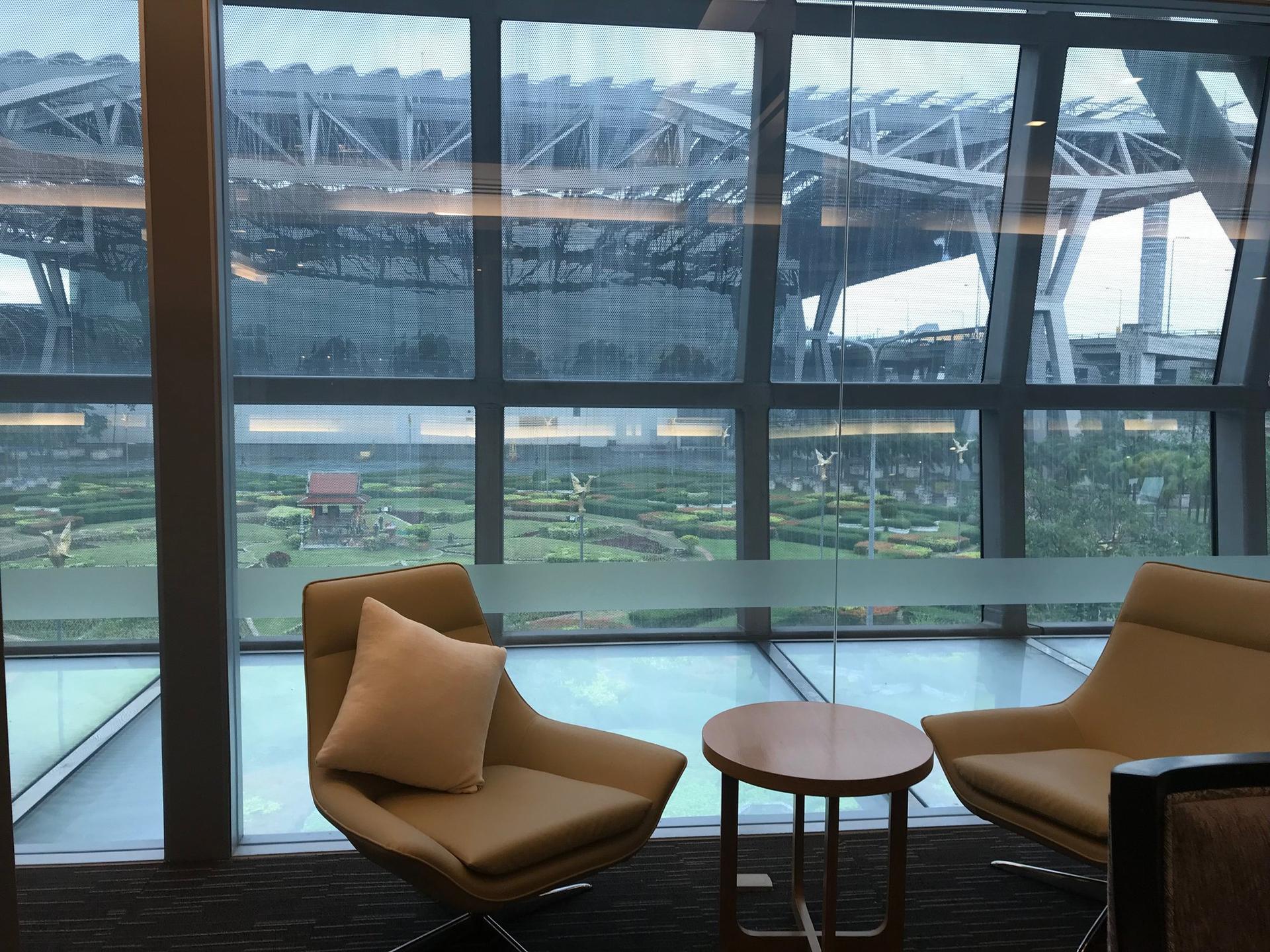 Miracle First and Business Class Lounge (A1) image 11 of 18