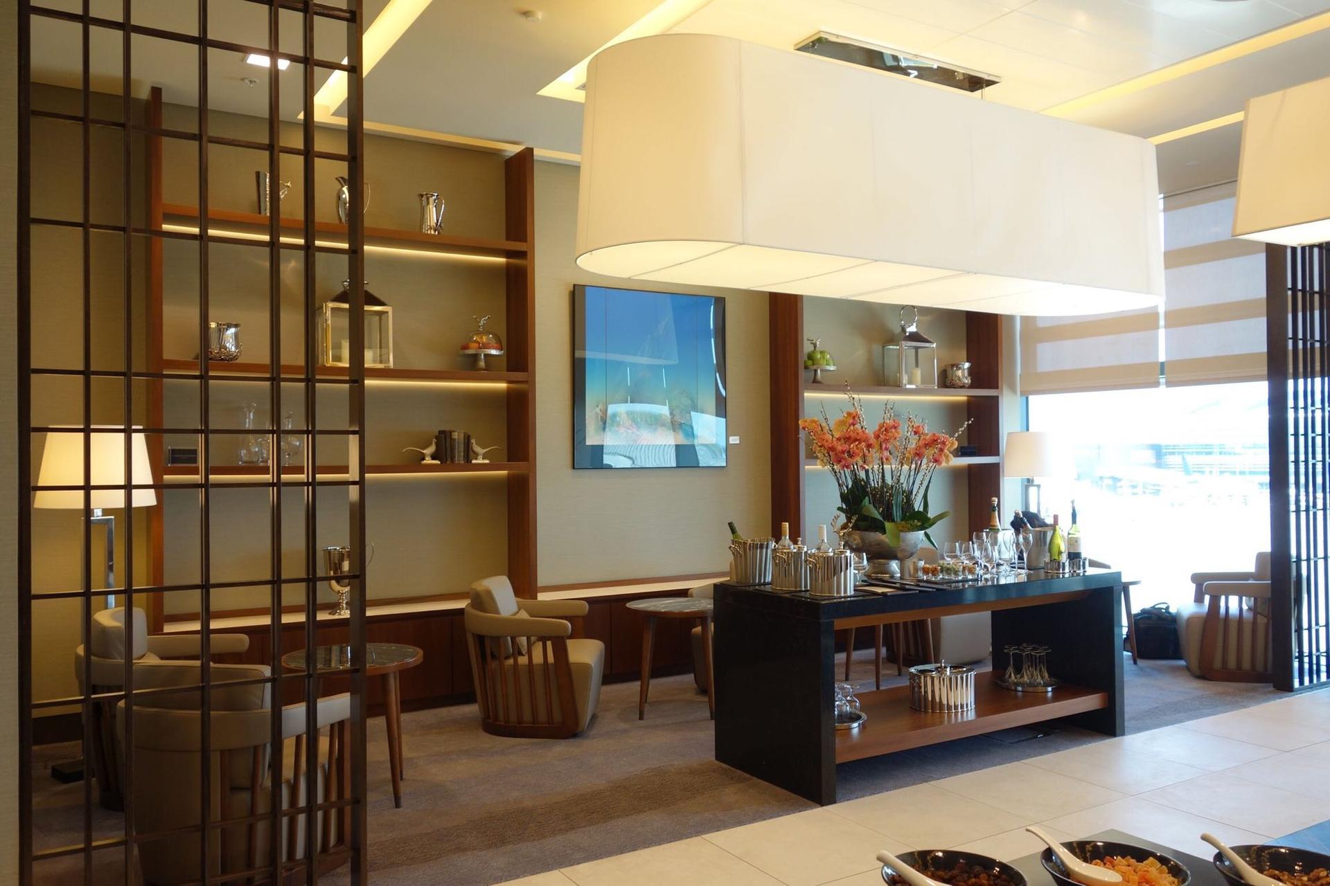 Singapore Airlines SilverKris Lounge image 8 of 36
