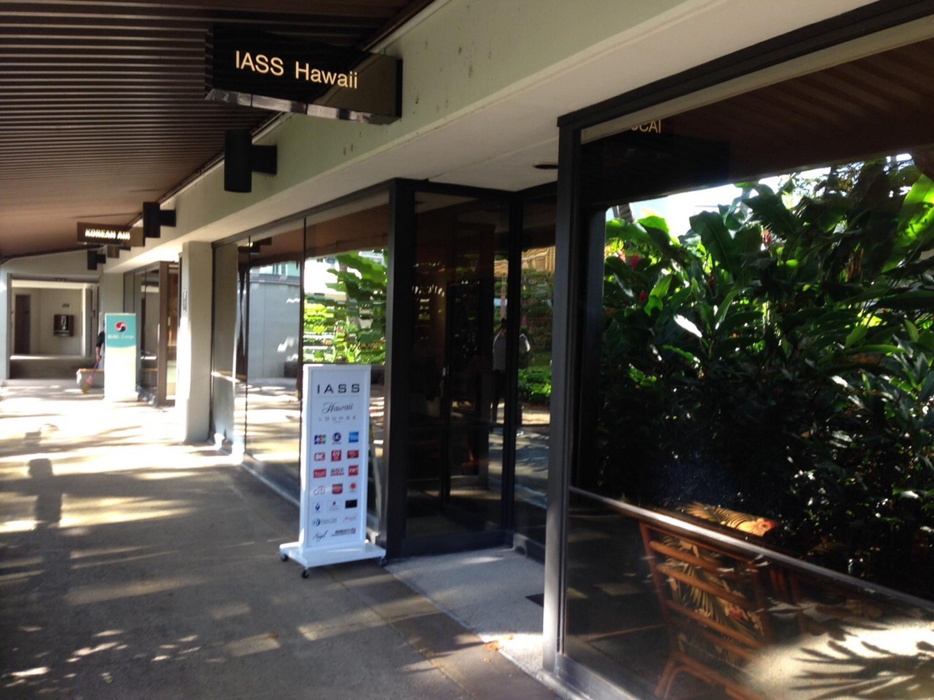 IASS Hawaii Lounge image 14 of 39