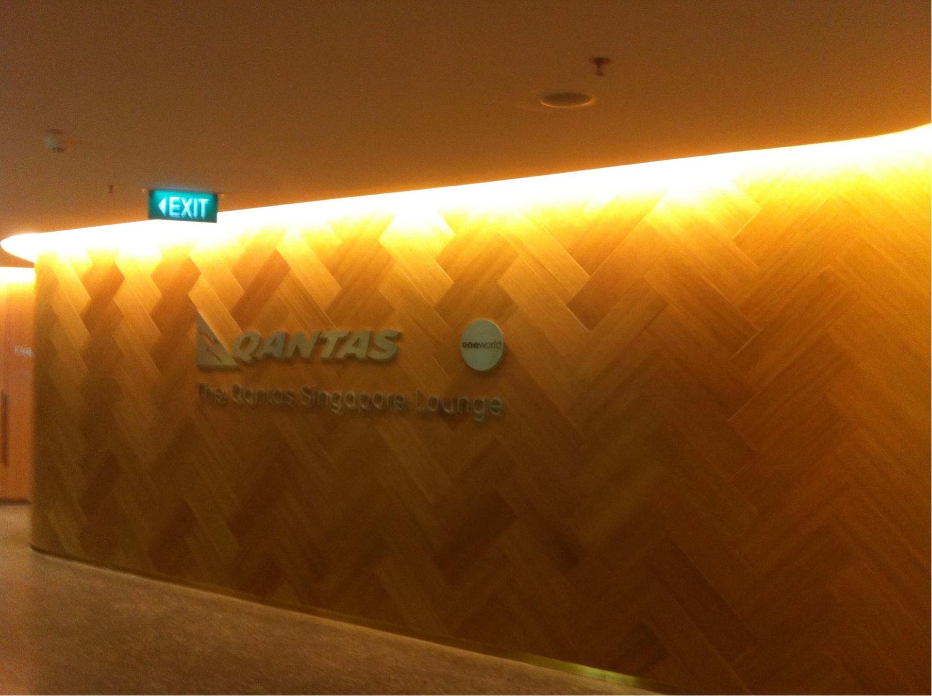 The Qantas Singapore Lounge image 3 of 49