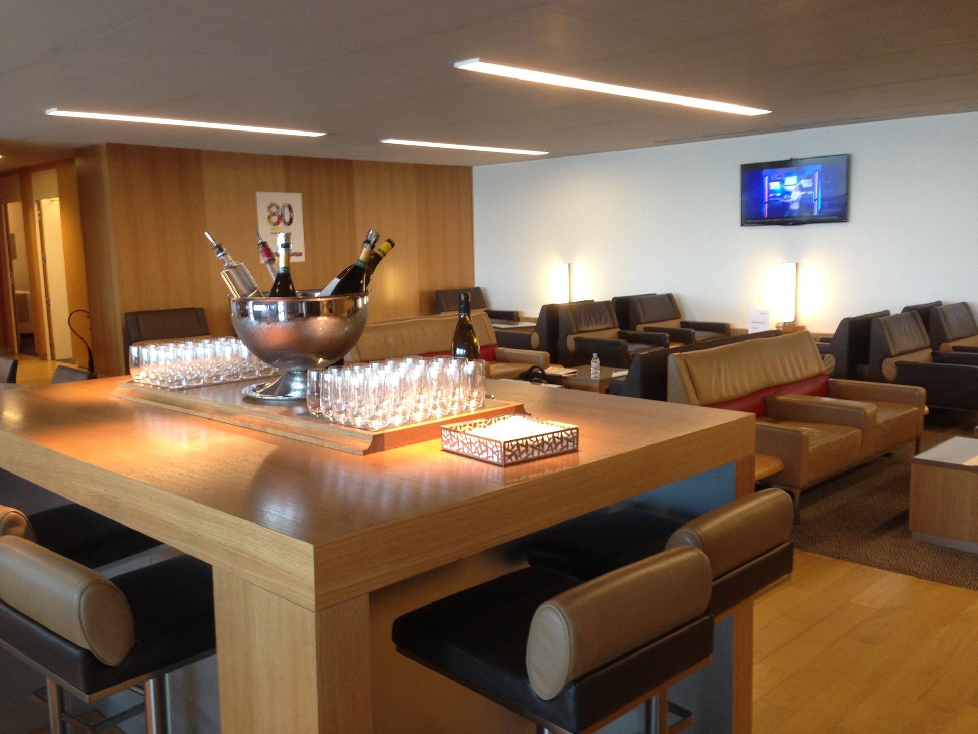 Air France Lounge (Concourse K) image 34 of 35