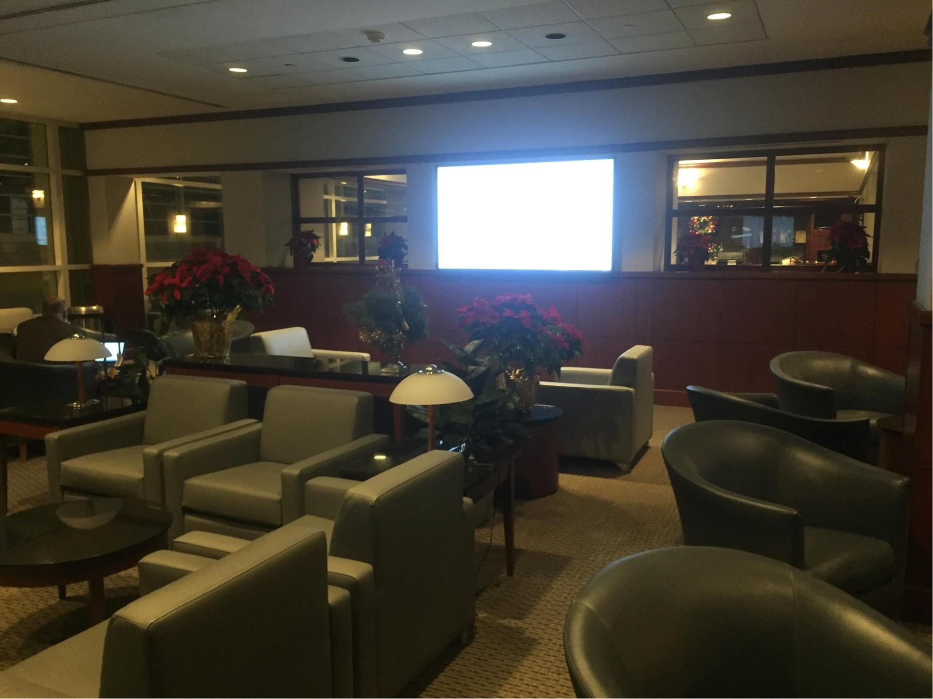 American Airlines Admirals Club image 19 of 19