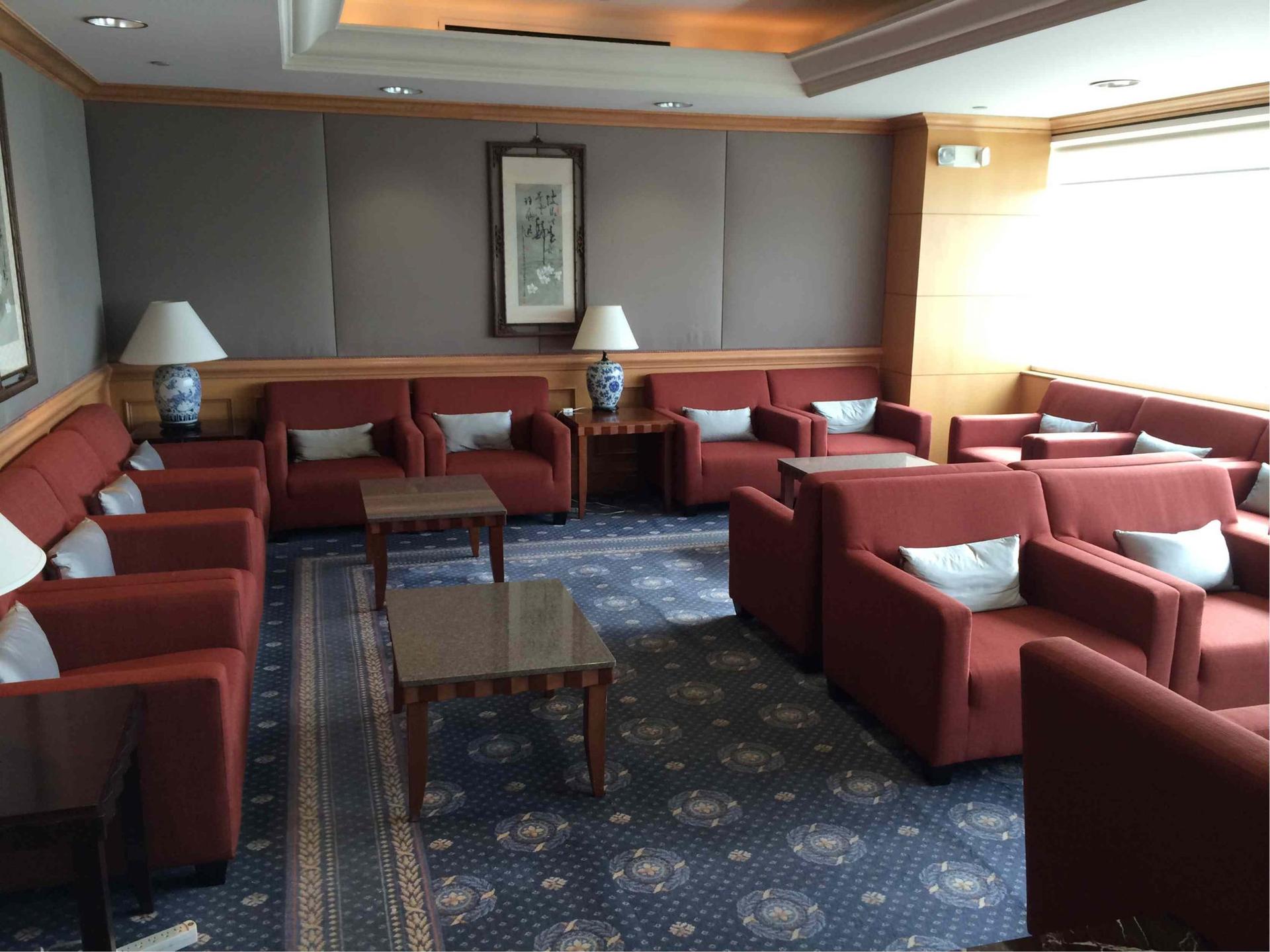 China Airlines Dynasty Lounge image 8 of 34