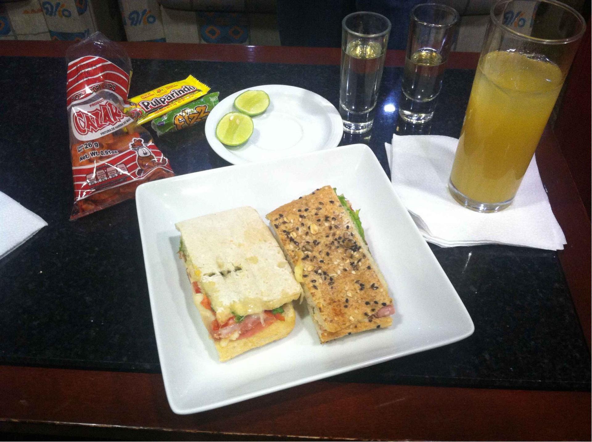 American Airlines Admirals Club image 11 of 32