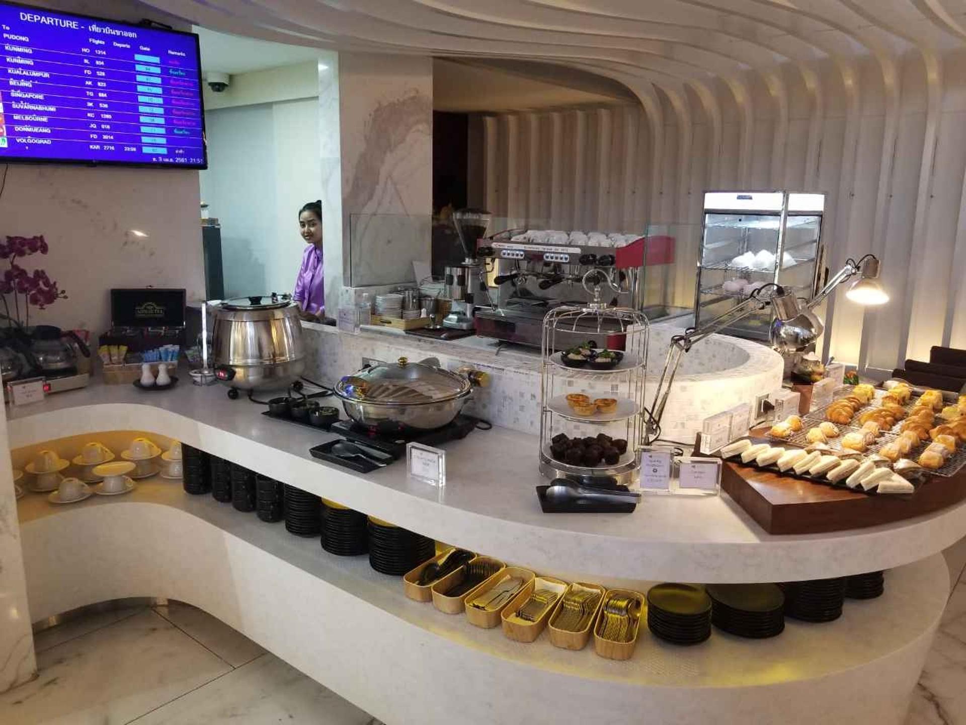 Thai Airways Royal Orchid Lounge image 7 of 9