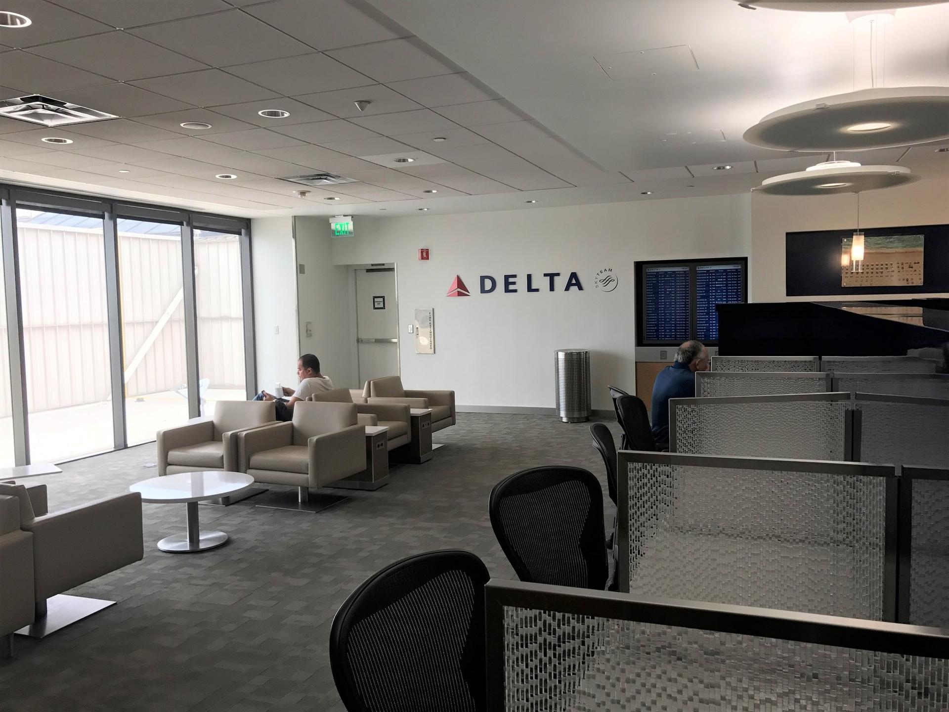 Delta Air Lines Delta Sky Club (Gate A17) image 9 of 21