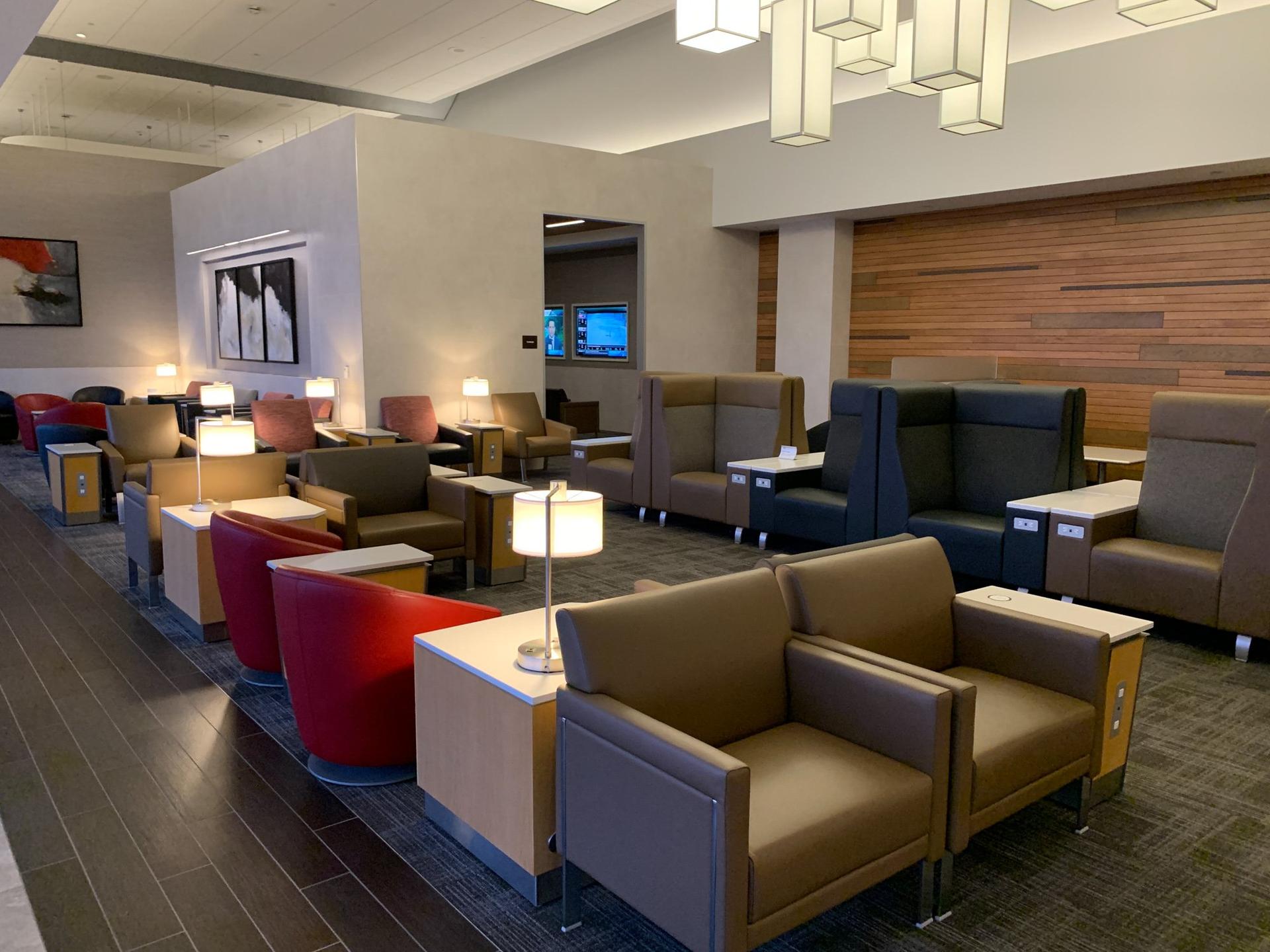 American Airlines Flagship Lounge image 37 of 55