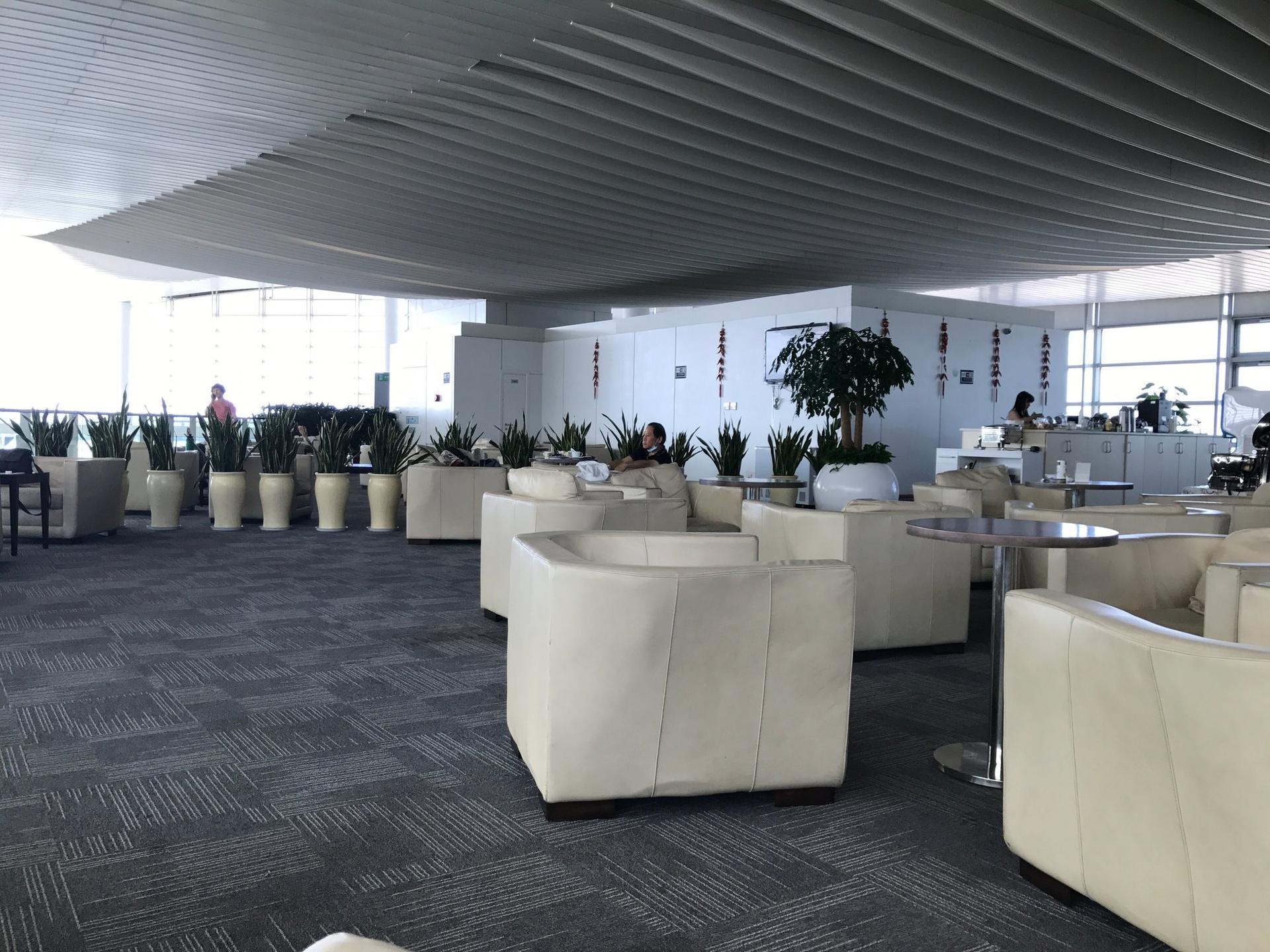 Hangzhou Xiaoshan Airport First Class Lounge image 2 of 8