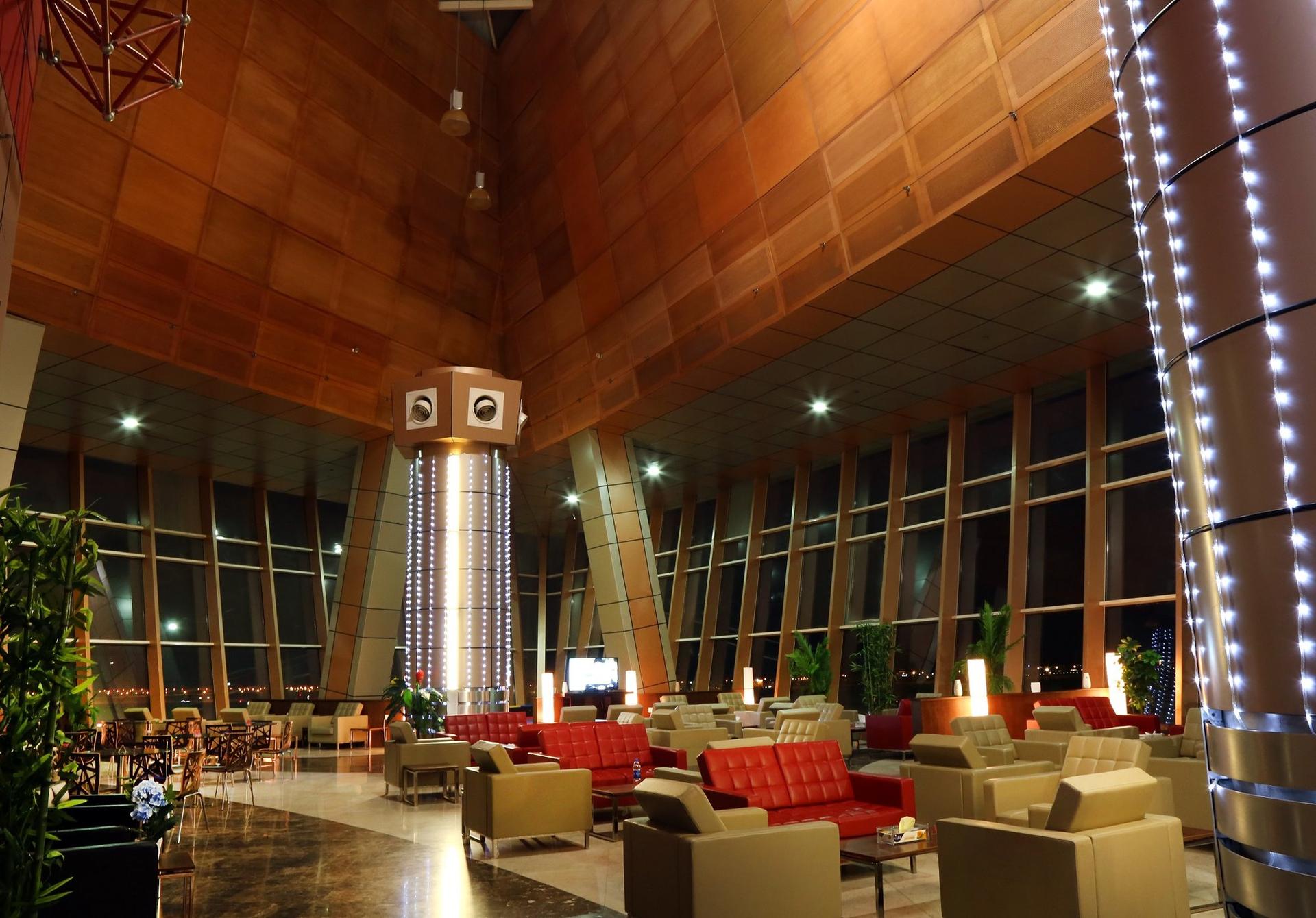 Pearl Lounge (Terminal 1) image 3 of 6