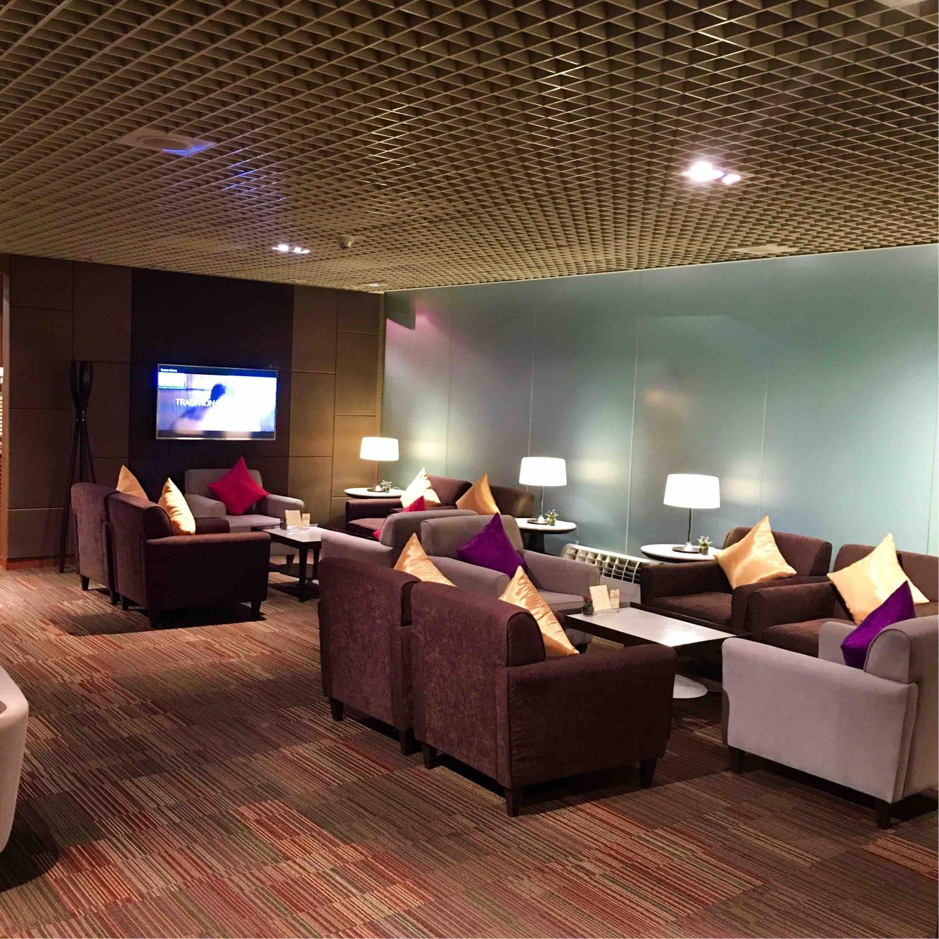 Thai Airways Royal First Class Lounge image 37 of 44