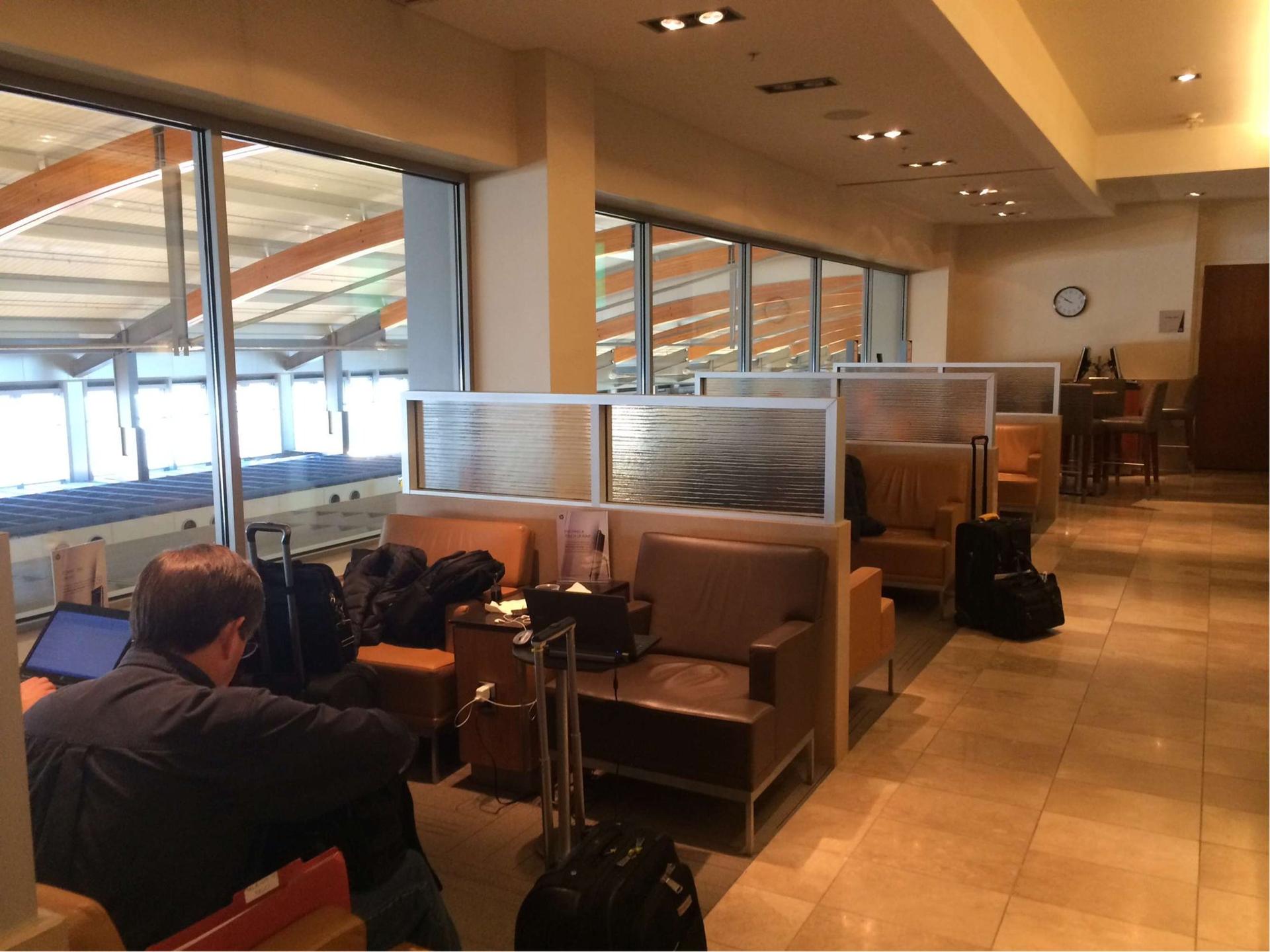 American Airlines Admirals Club image 10 of 31