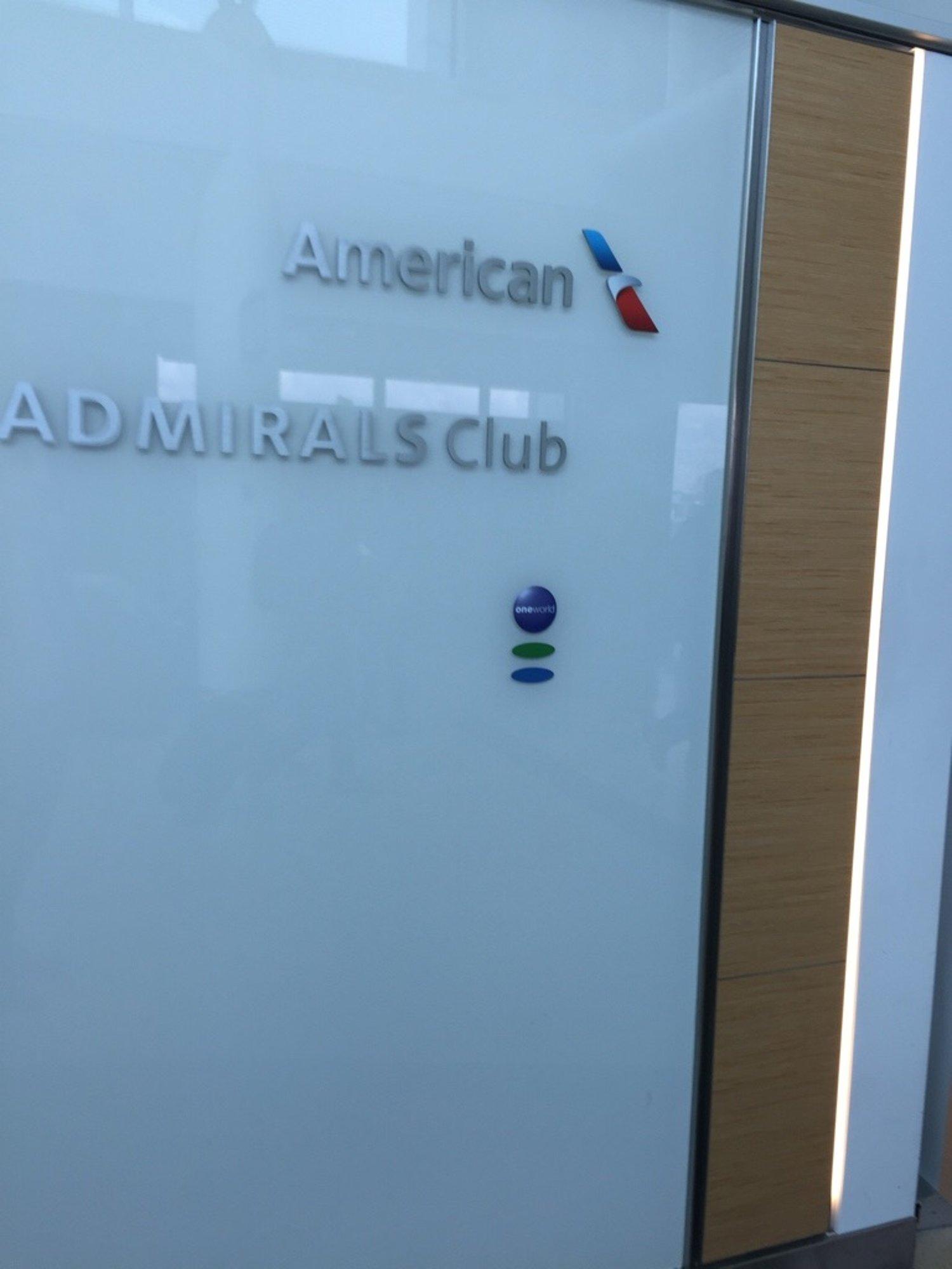 American Airlines Admirals Club image 39 of 50