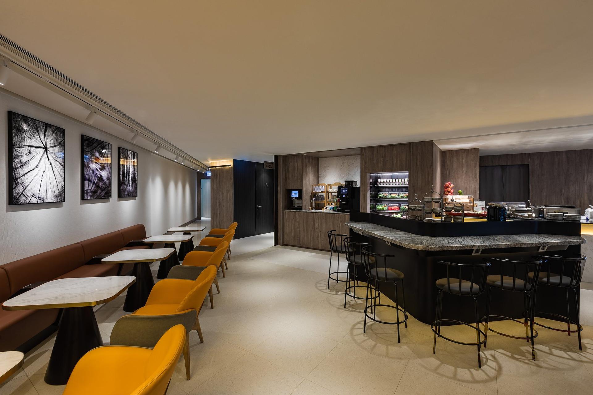 Plaza Premium Lounge (Gate 60) image 7 of 13