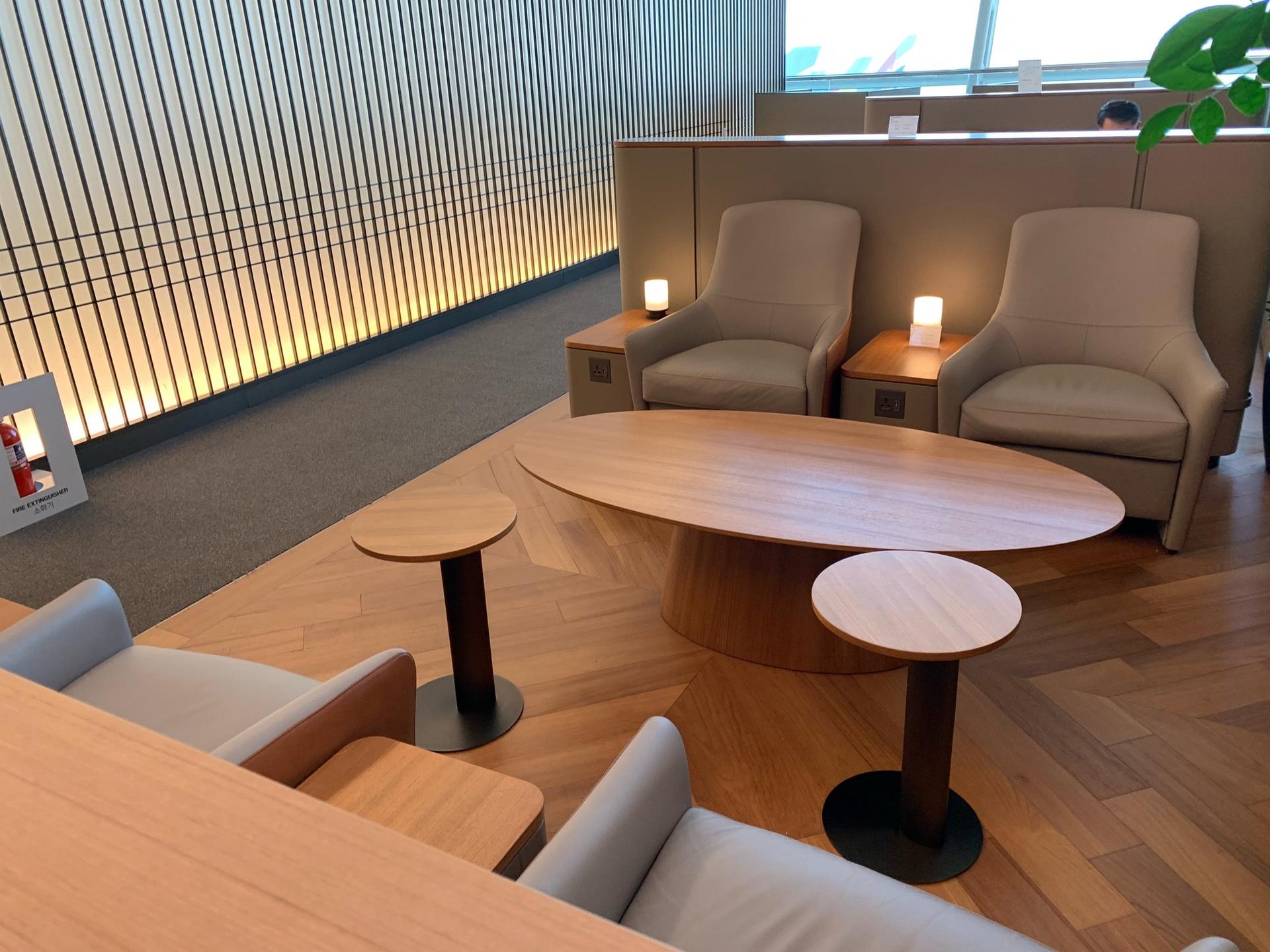 Asiana Airlines Business Suite Lounge image 9 of 15