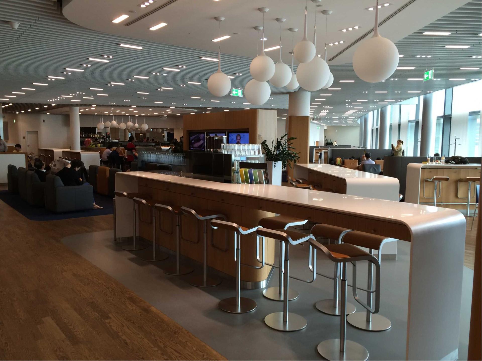 Lufthansa Business Lounge (Non-Schengen) image 4 of 14