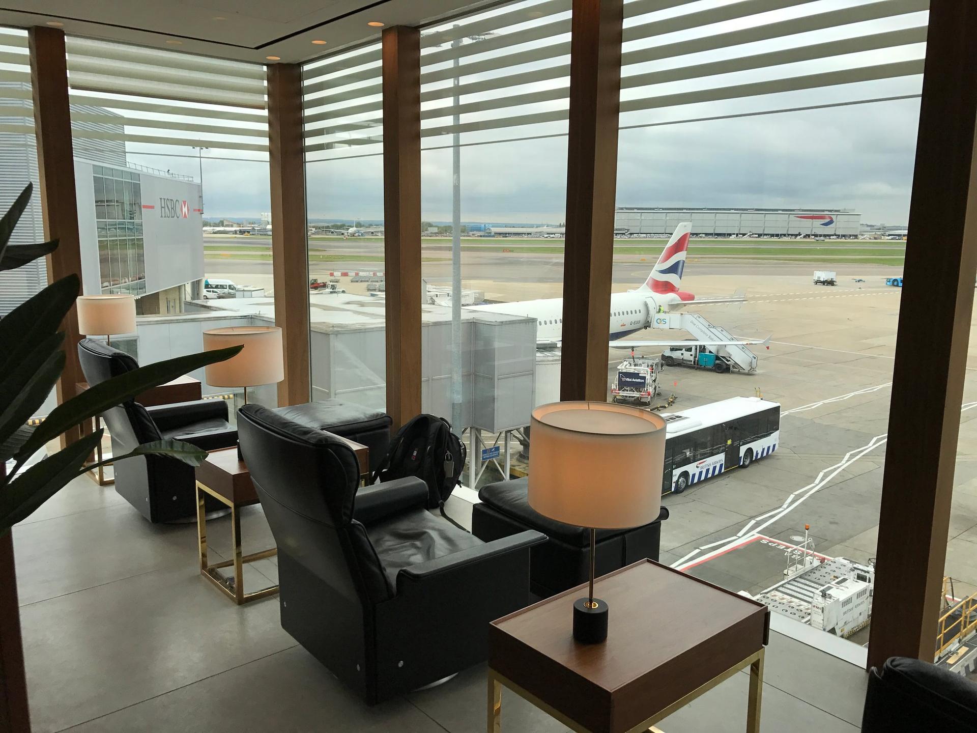 Cathay Pacific First Class Lounge image 4 of 17