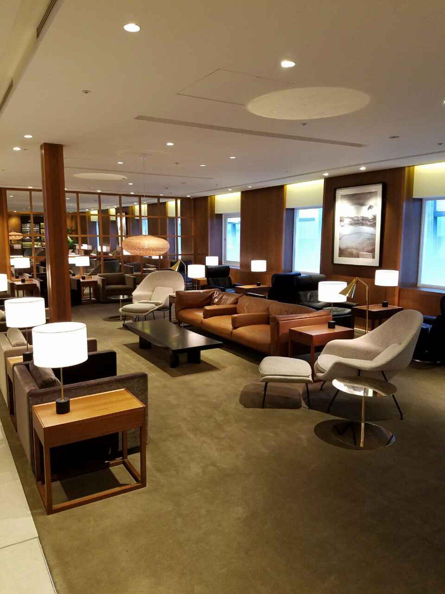 Cathay Pacific Lounge image 13 of 37