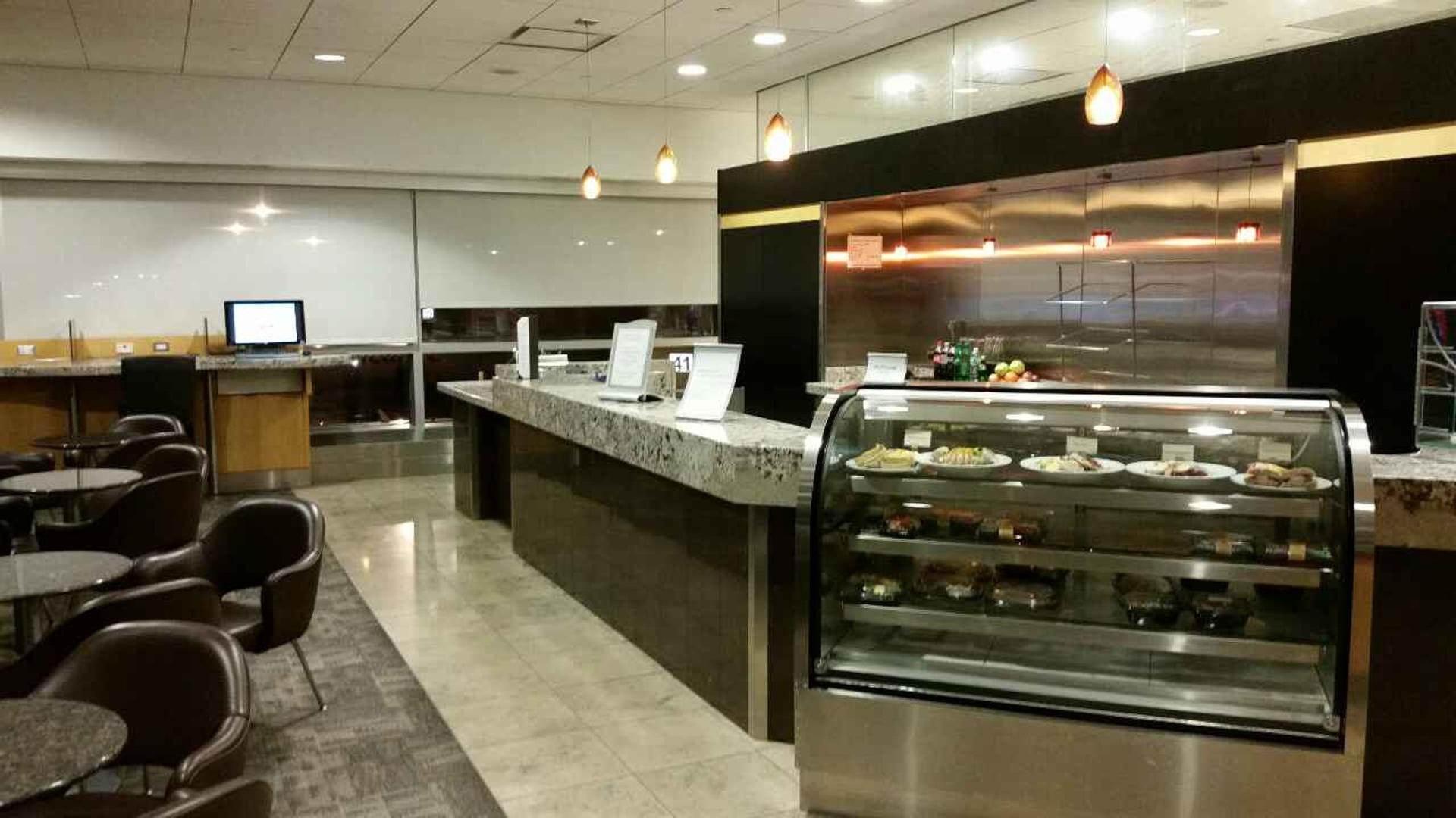 American Airlines Admirals Club image 19 of 25