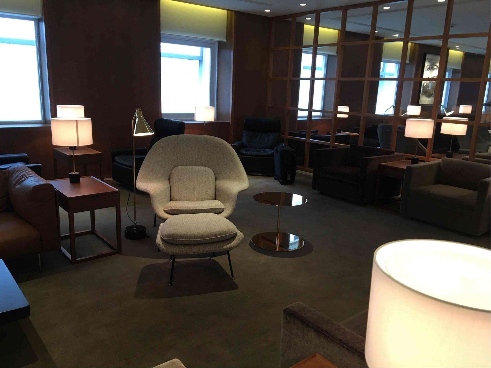 Cathay Pacific Lounge image 3 of 37