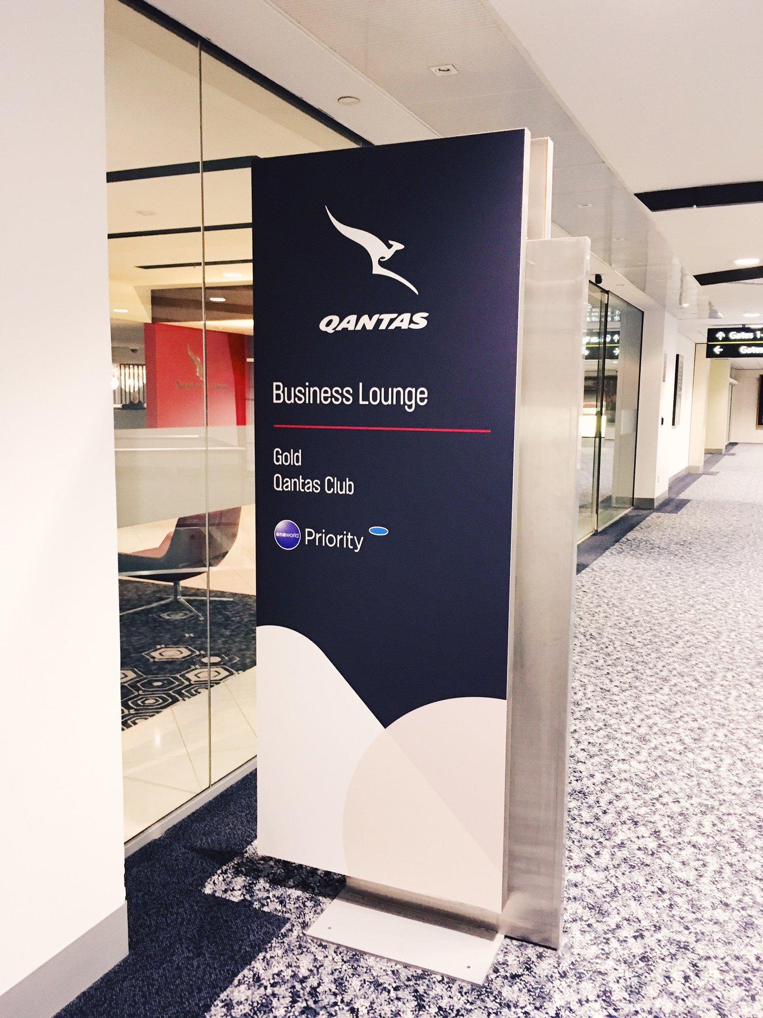 Qantas Airways International Business Lounge image 17 of 17