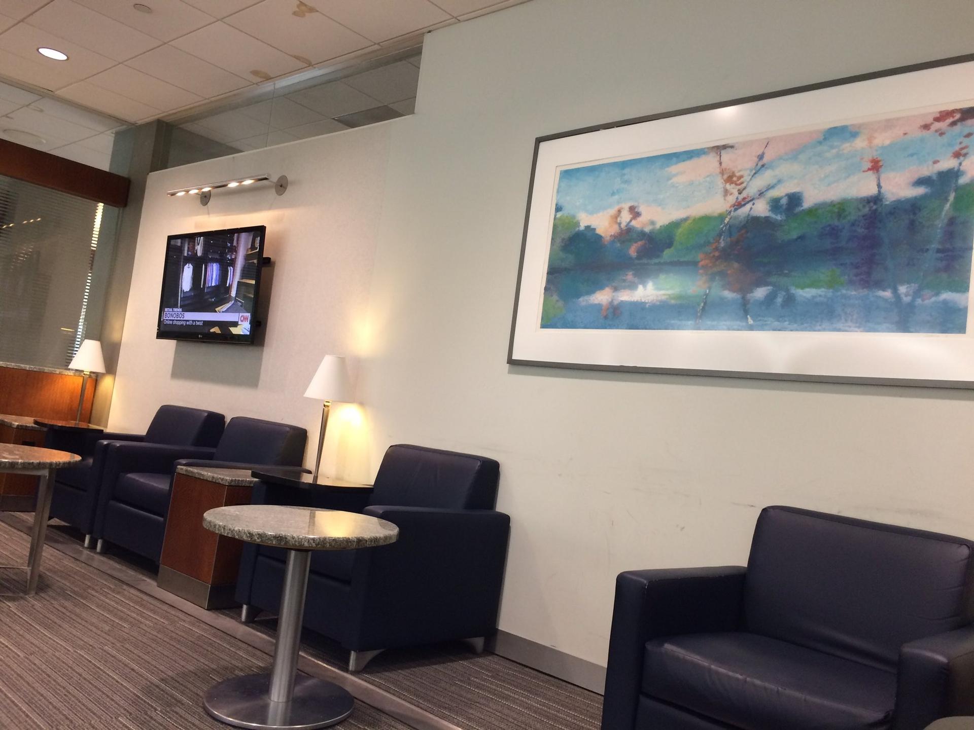 American Airlines Admirals Club image 22 of 48