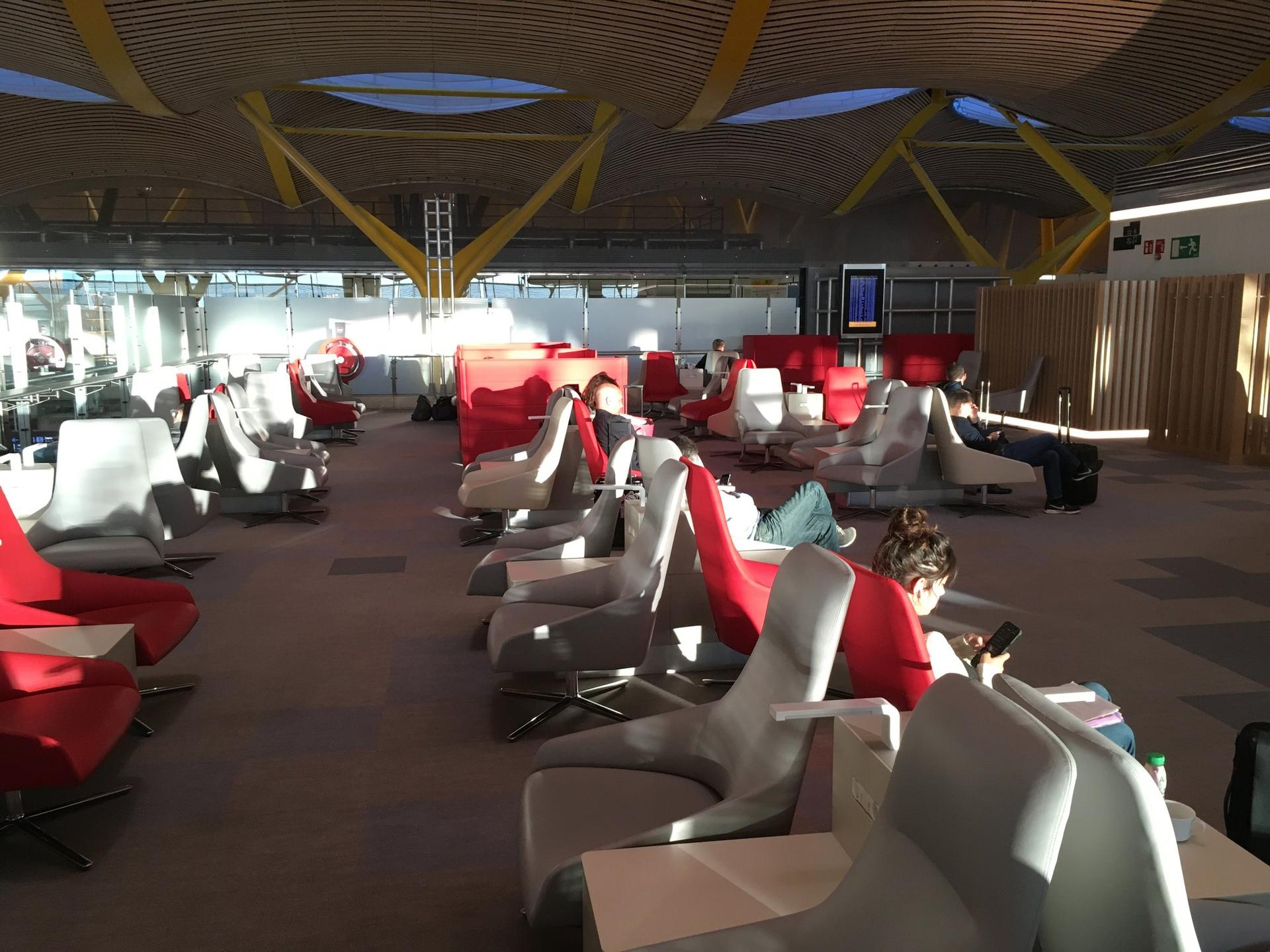 Iberia Dali Lounge image 18 of 27