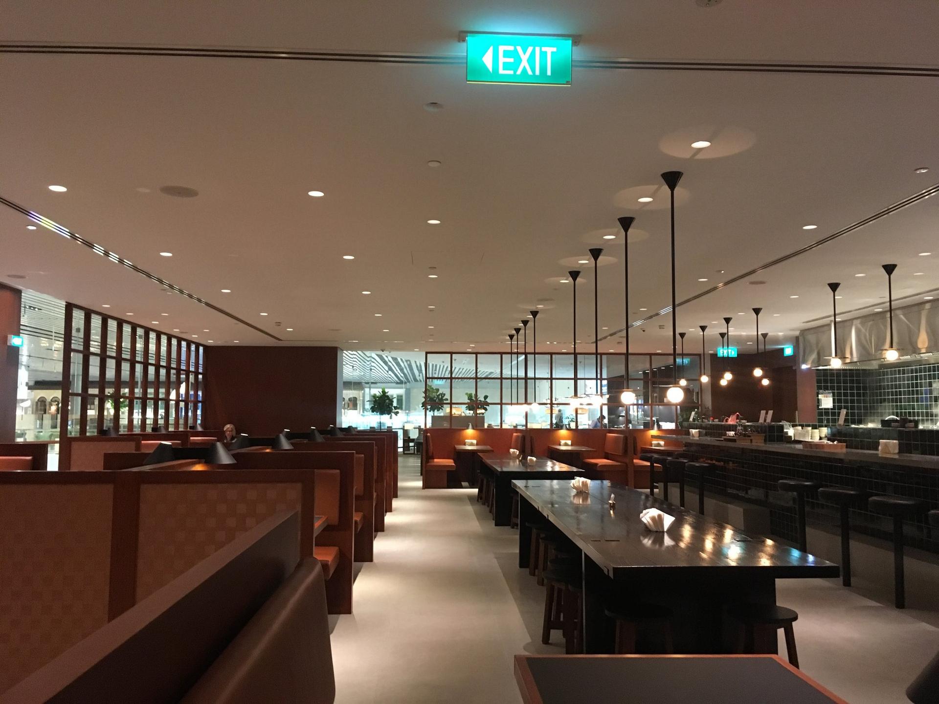 Cathay Pacific Lounge image 17 of 60
