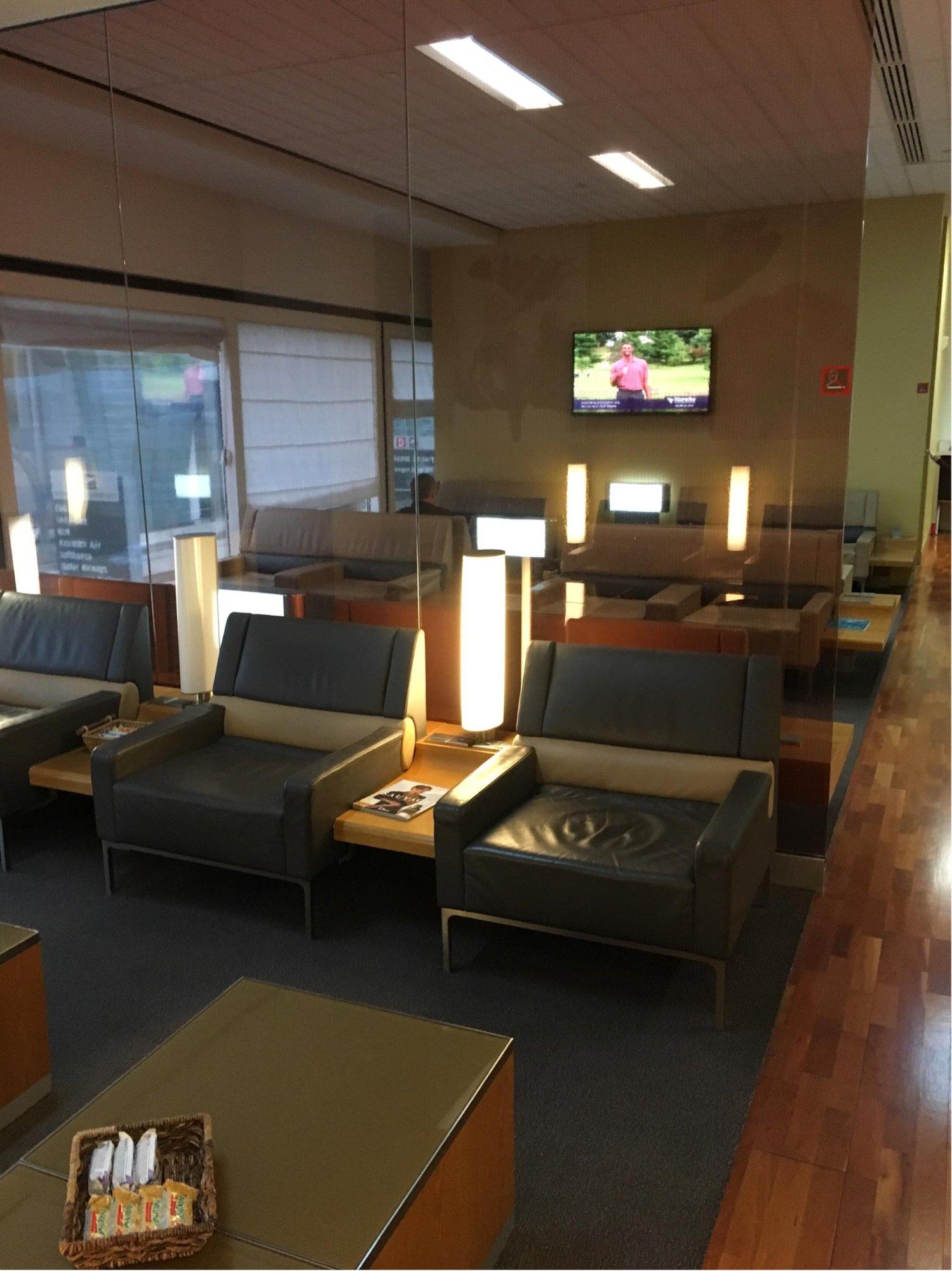 Air France Lounge image 6 of 31