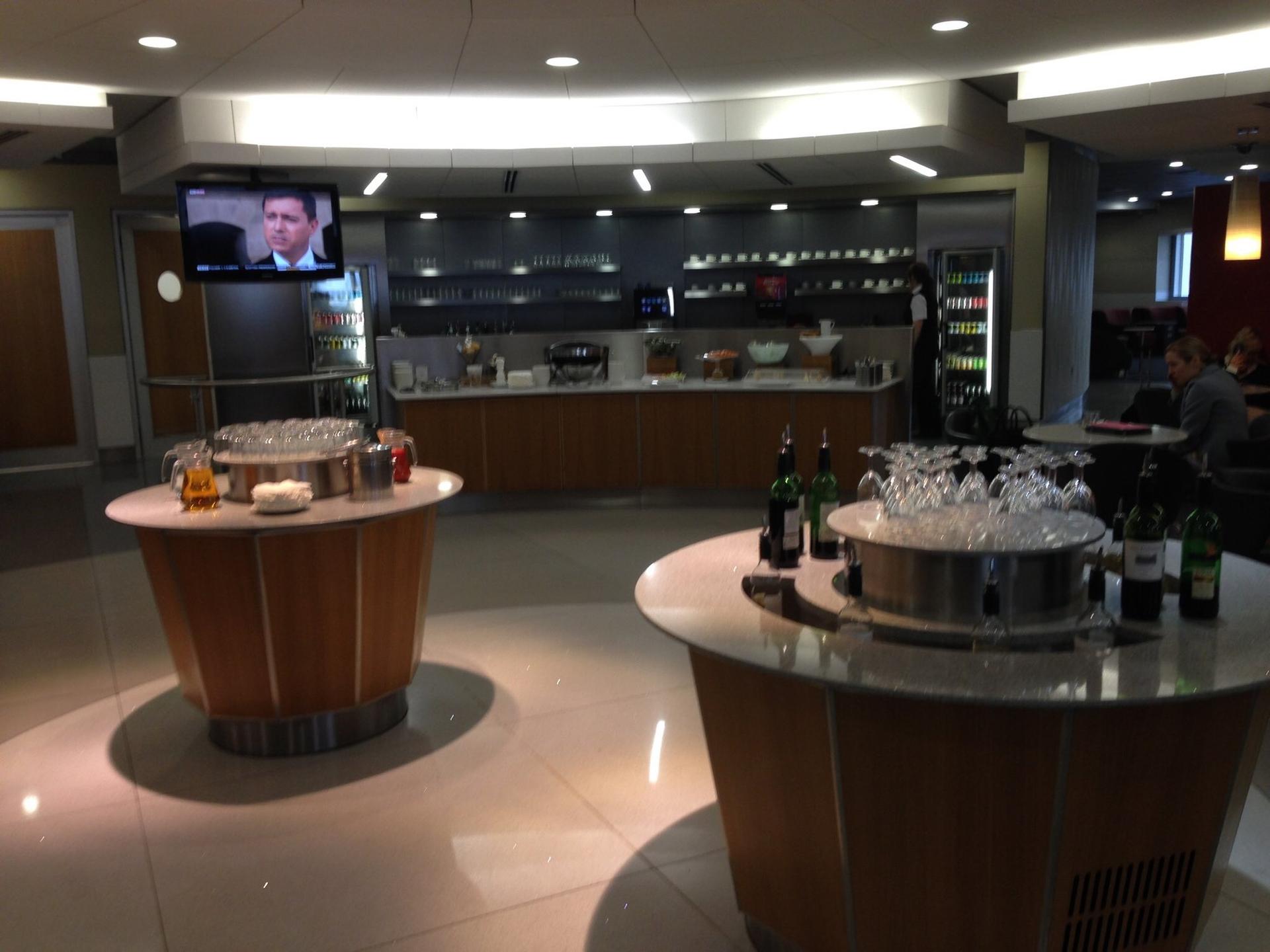 American Airlines Admirals Club image 13 of 38