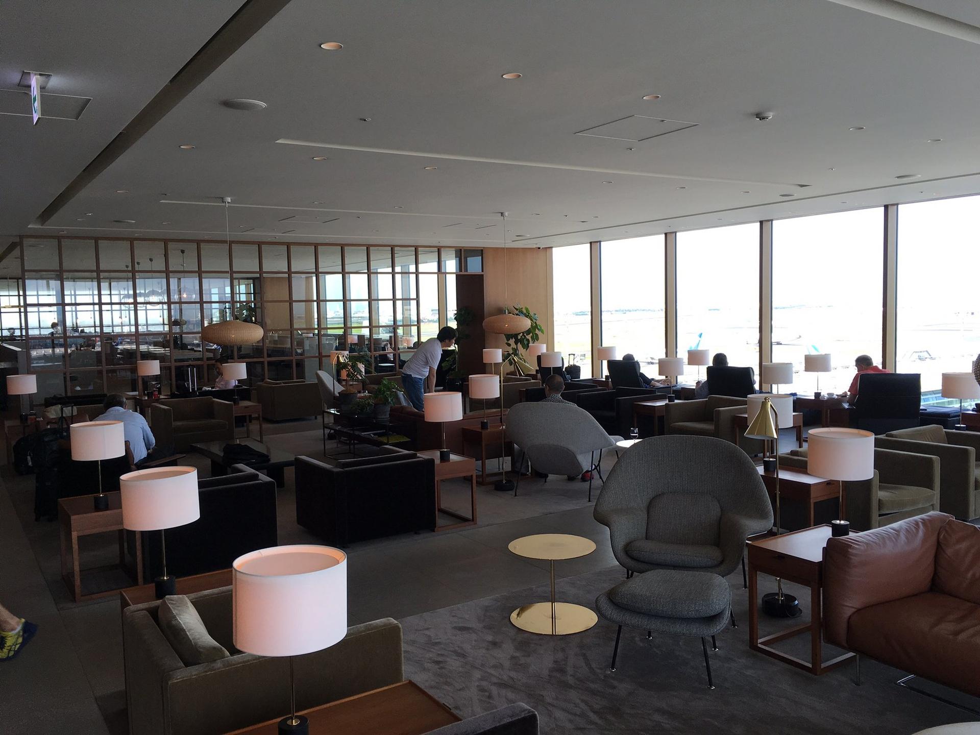Cathay Pacific Lounge image 30 of 49