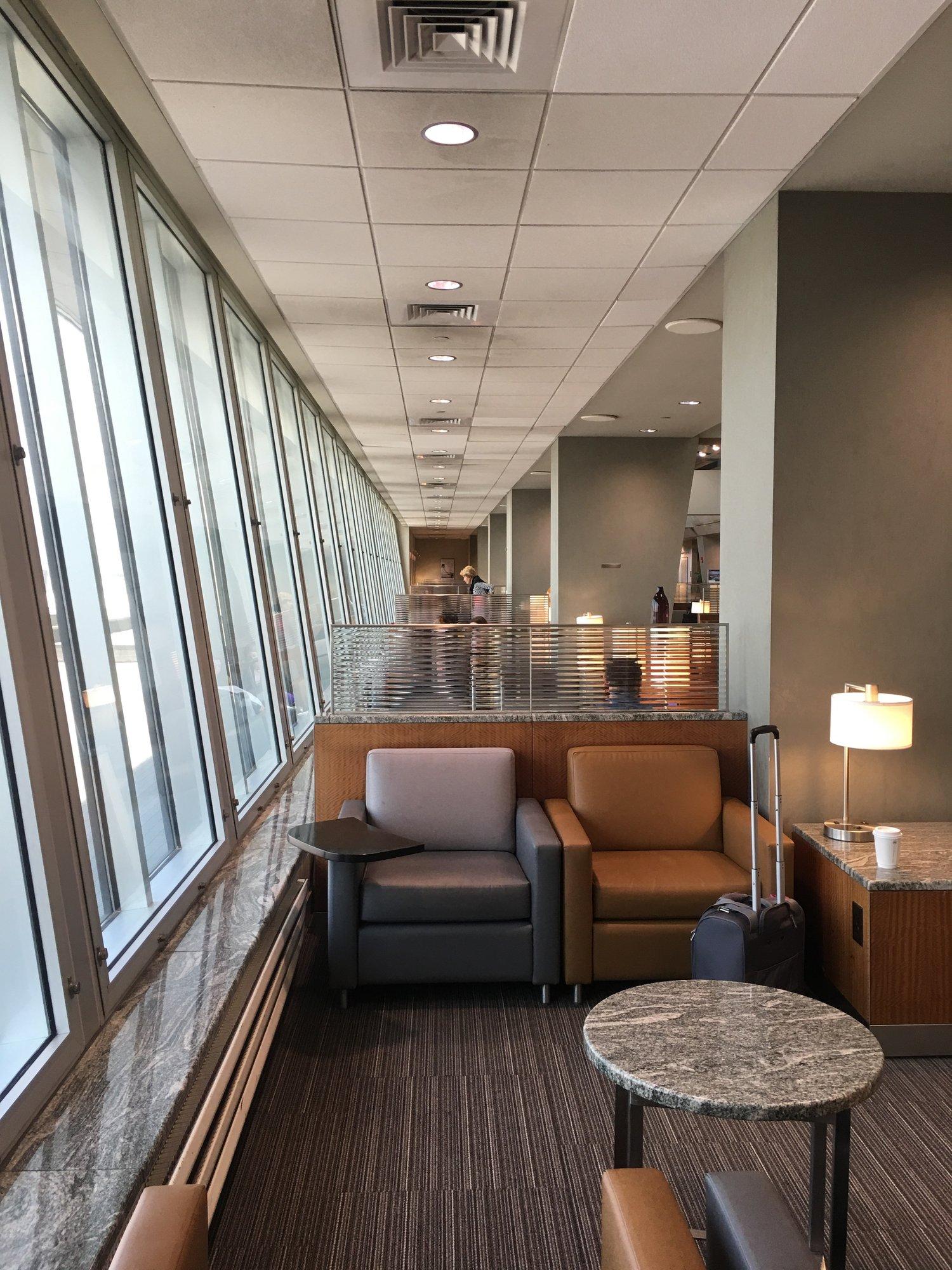 American Airlines Admirals Club image 26 of 48