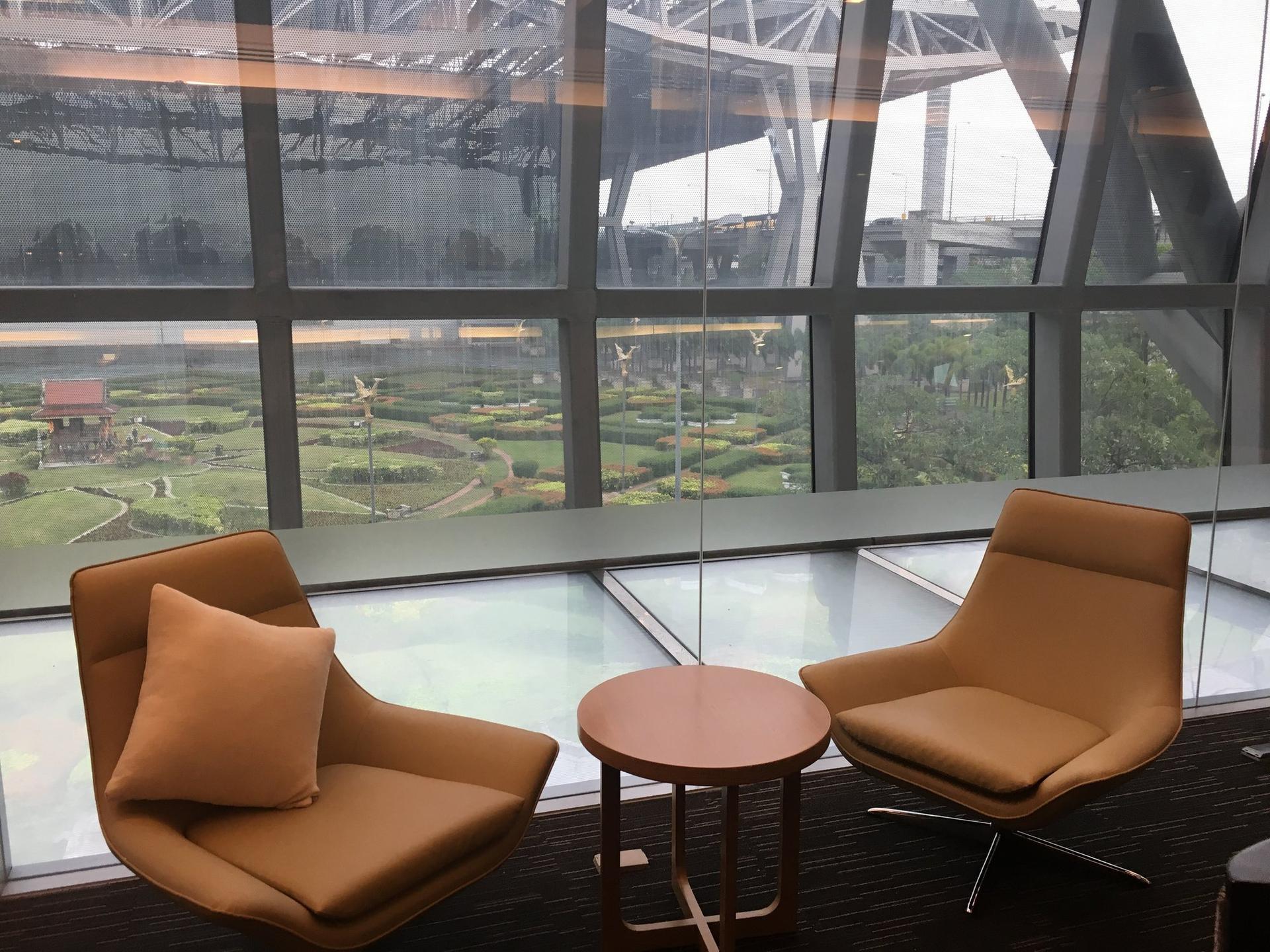 Miracle First and Business Class Lounge (A) image 1 of 28