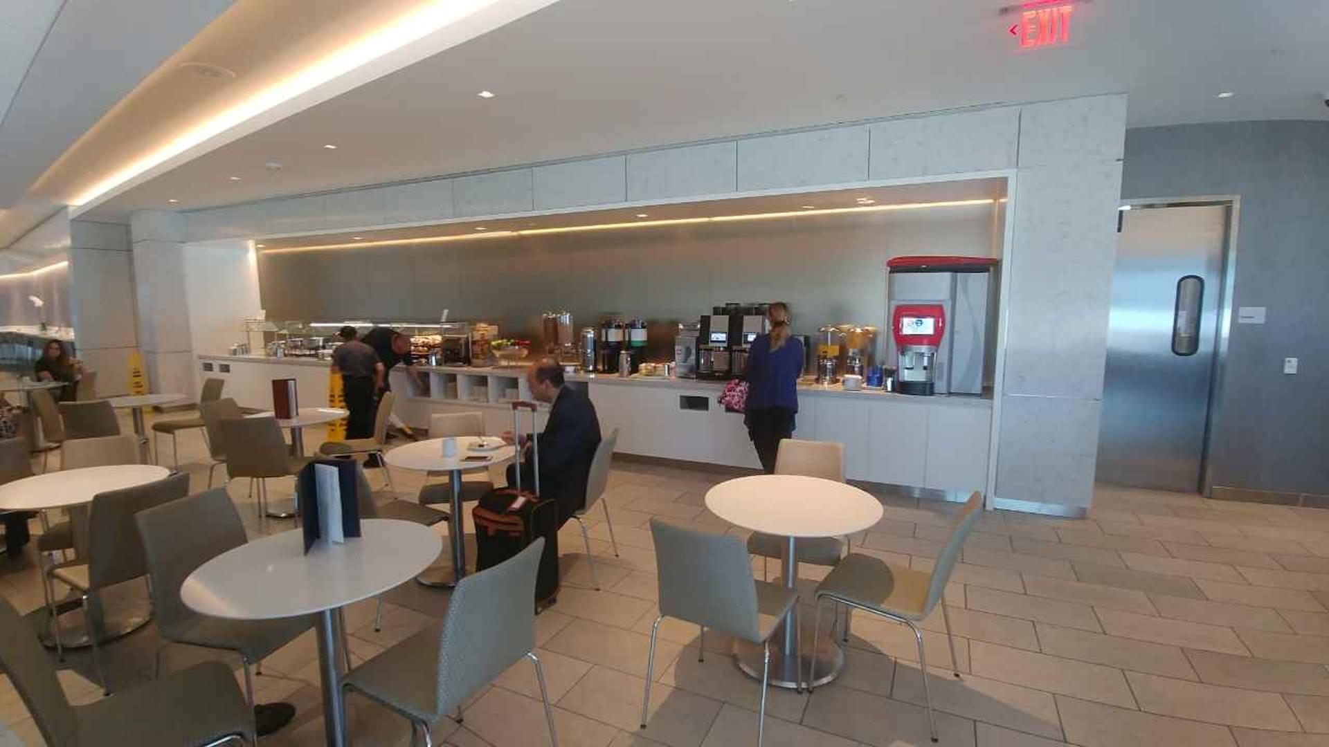 United Airlines United Club image 6 of 7