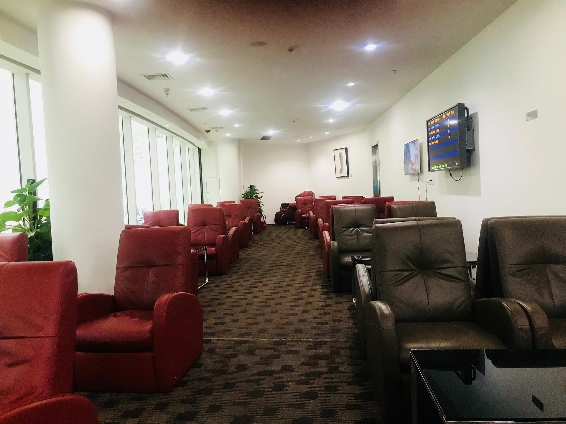 Shenzhen Airport First & Business Class Lounge (Joyee 1) (Closed For Renovation - Temporary Location Available) image 3 of 8