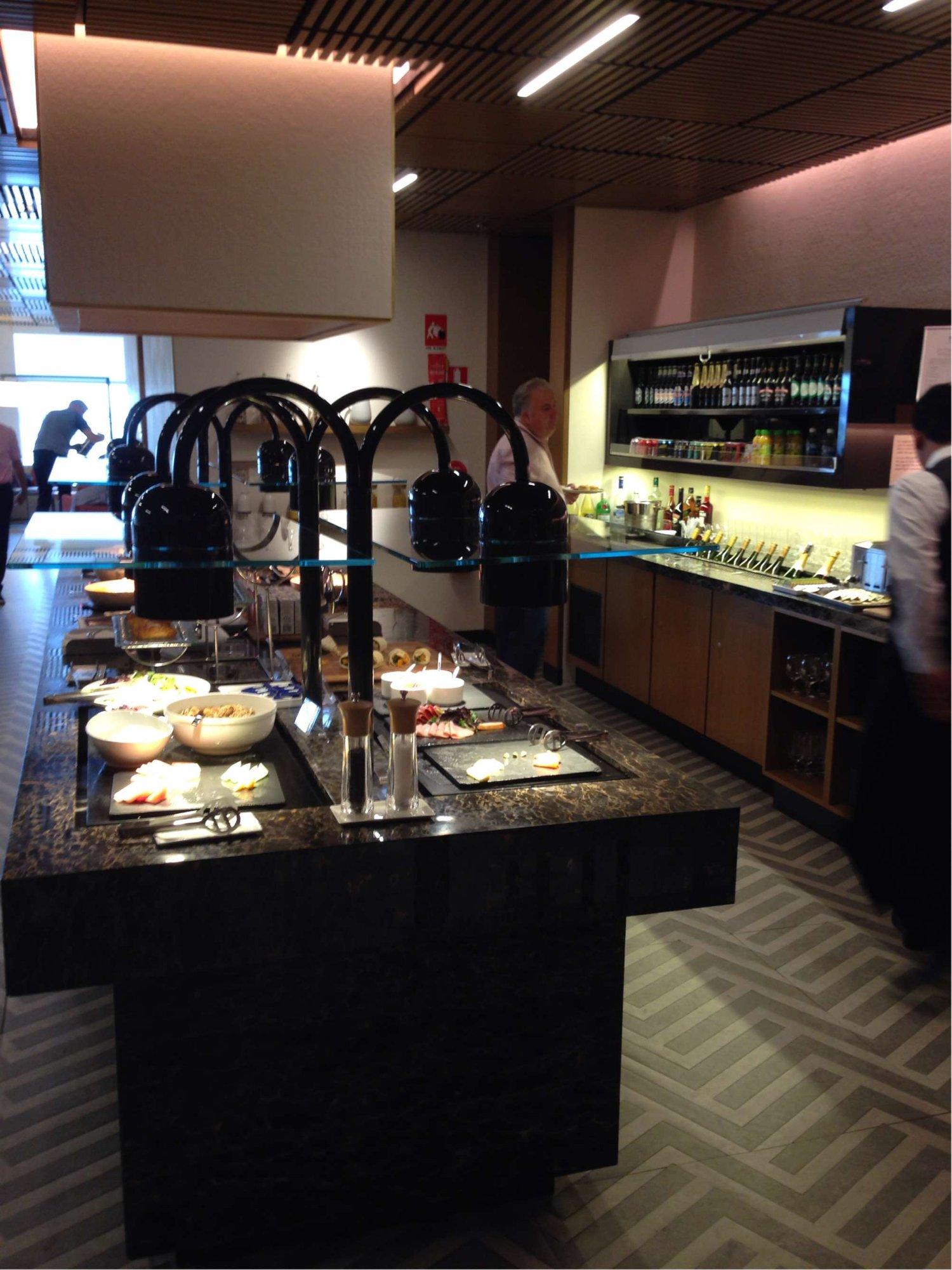 Singapore Airlines SilverKris Business Class Lounge image 4 of 20