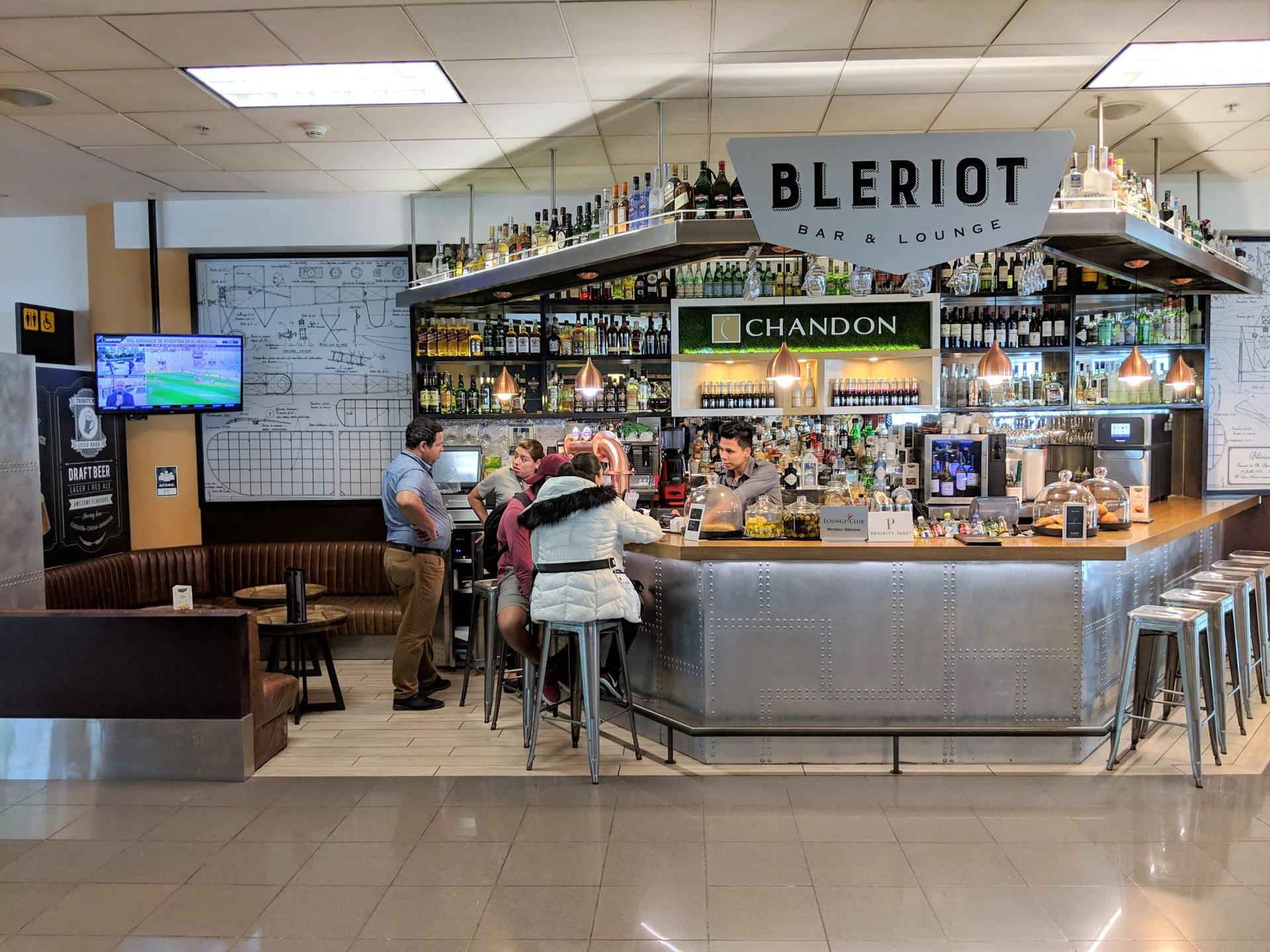 Bleriot Bar & Lounge image 1 of 10