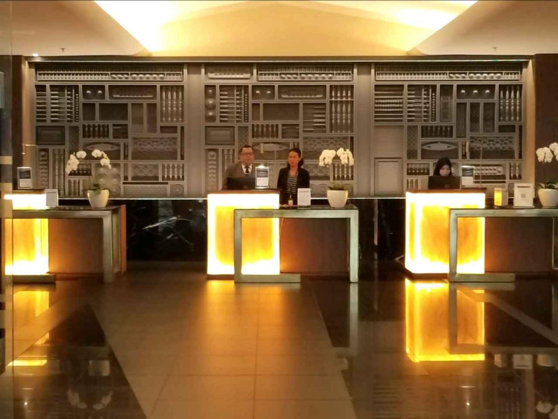 Malaysia Airlines Platinum Lounge image 10 of 26