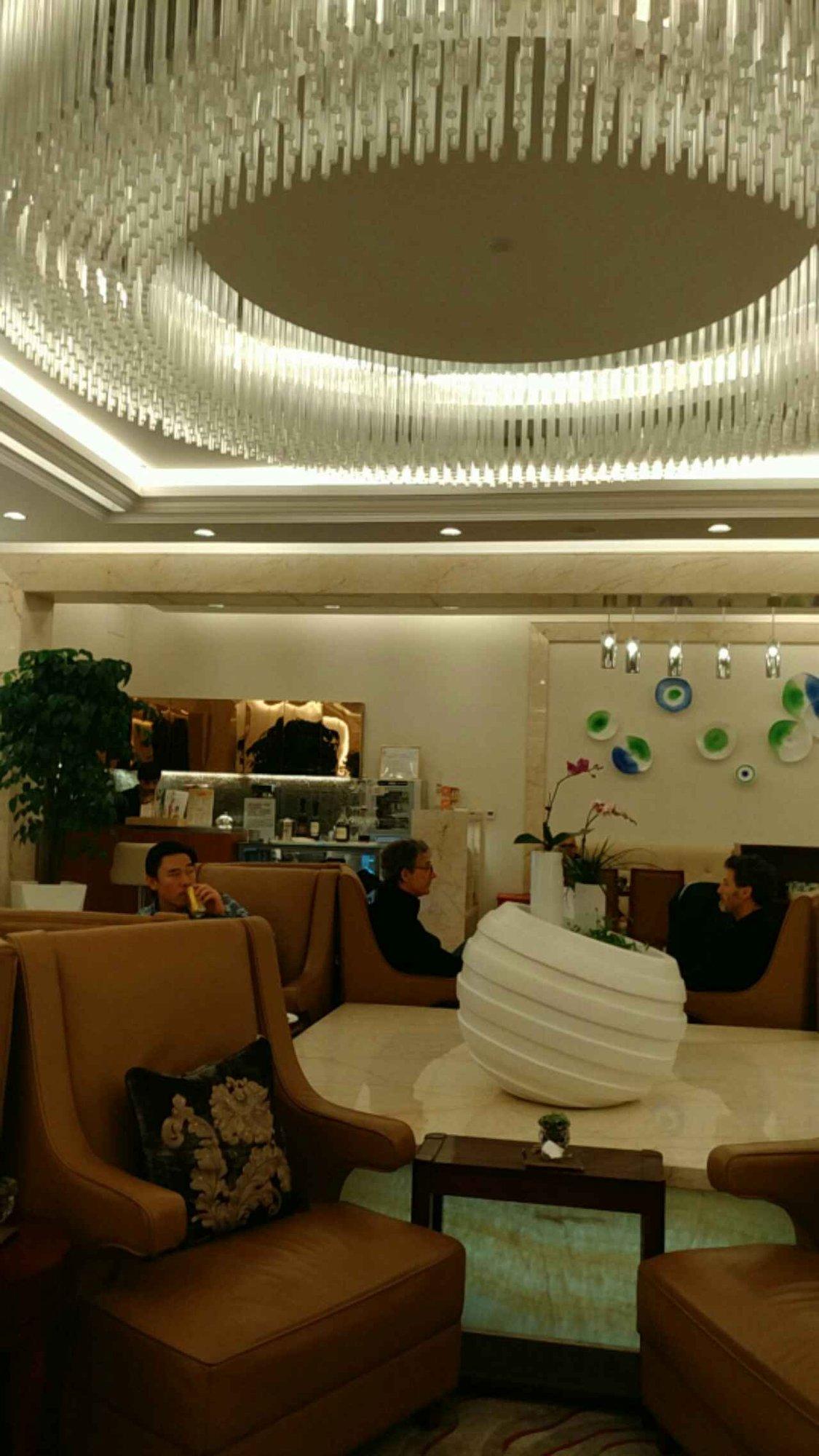 Shenzhen Airlines International King Lounge image 1 of 2
