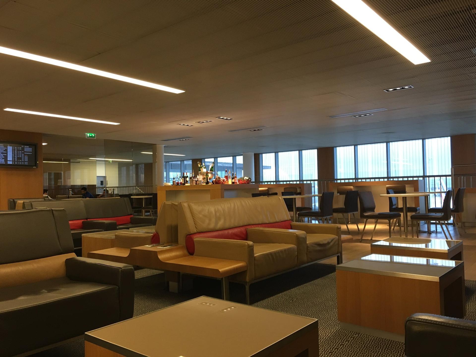 Air France Lounge (Concourse K) image 9 of 35