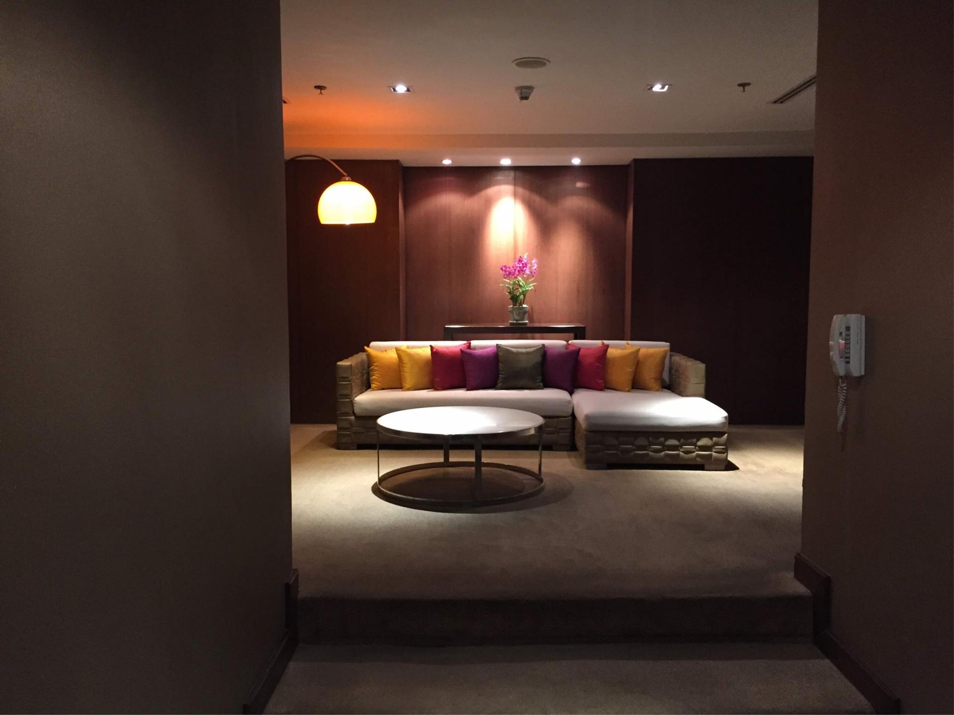 Thai Airways Royal First Class Lounge image 28 of 44