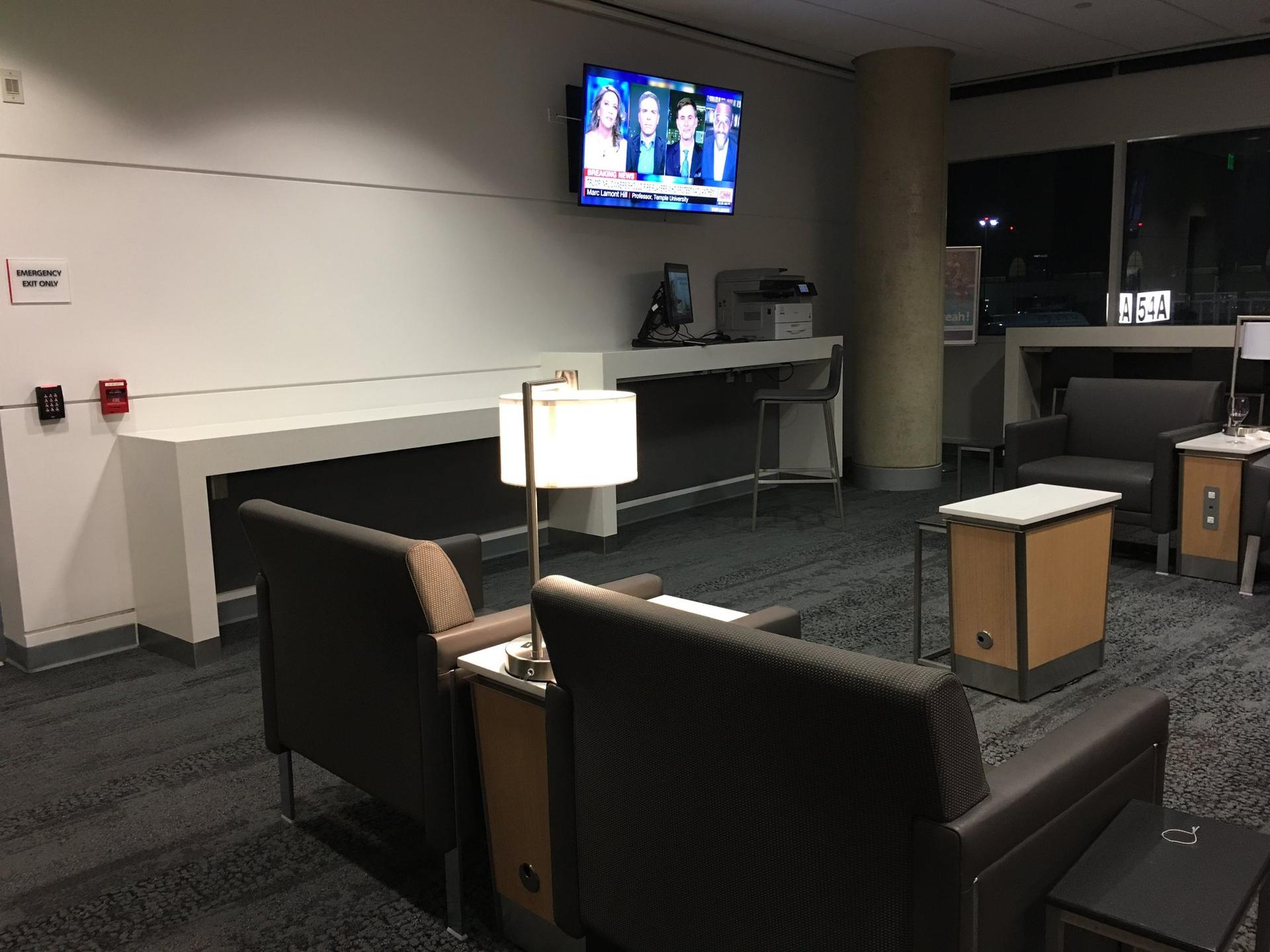 American Airlines Admirals Club image 12 of 38