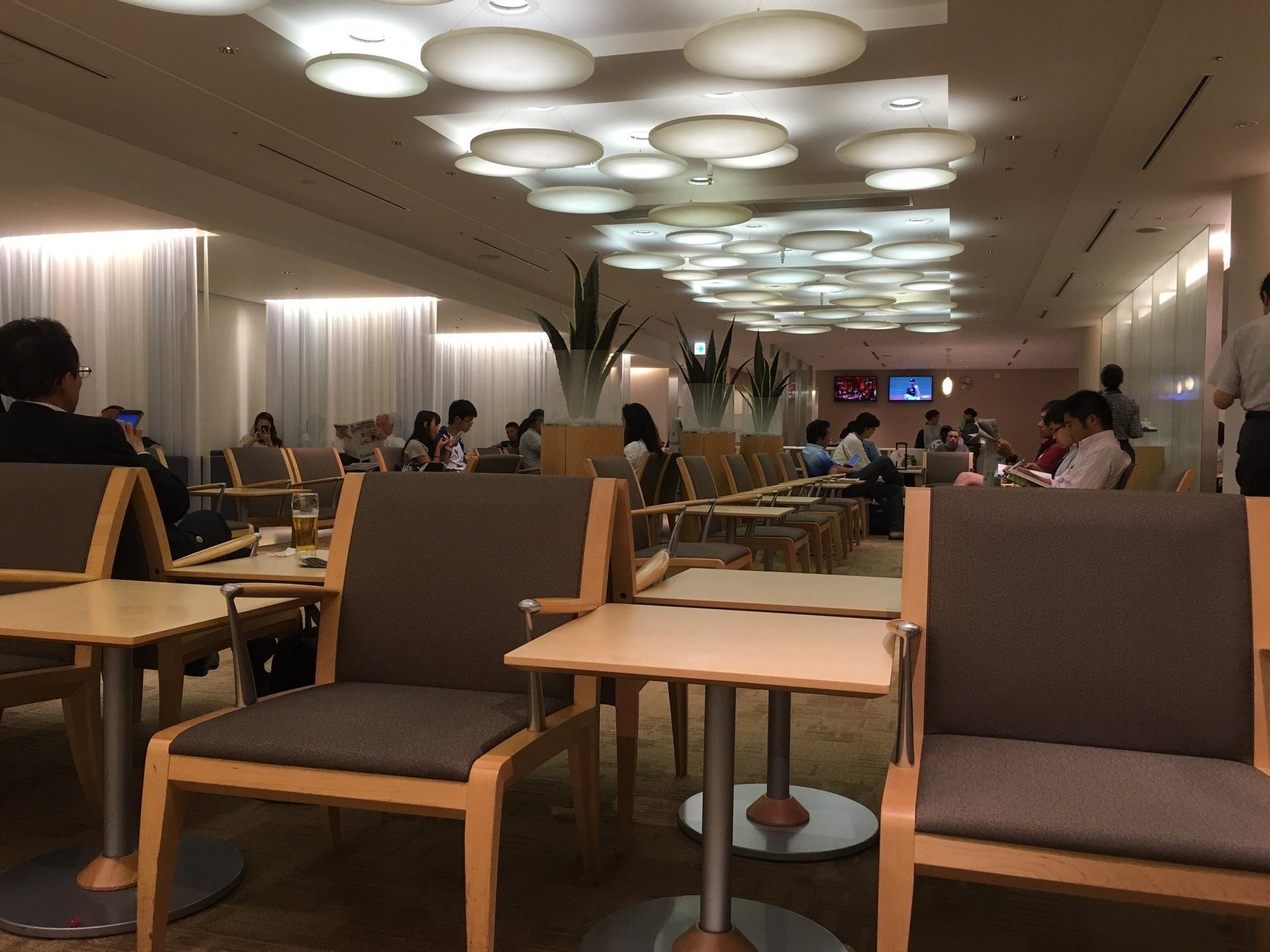 All Nippon Airways ANA Arrival Lounge image 3 of 11