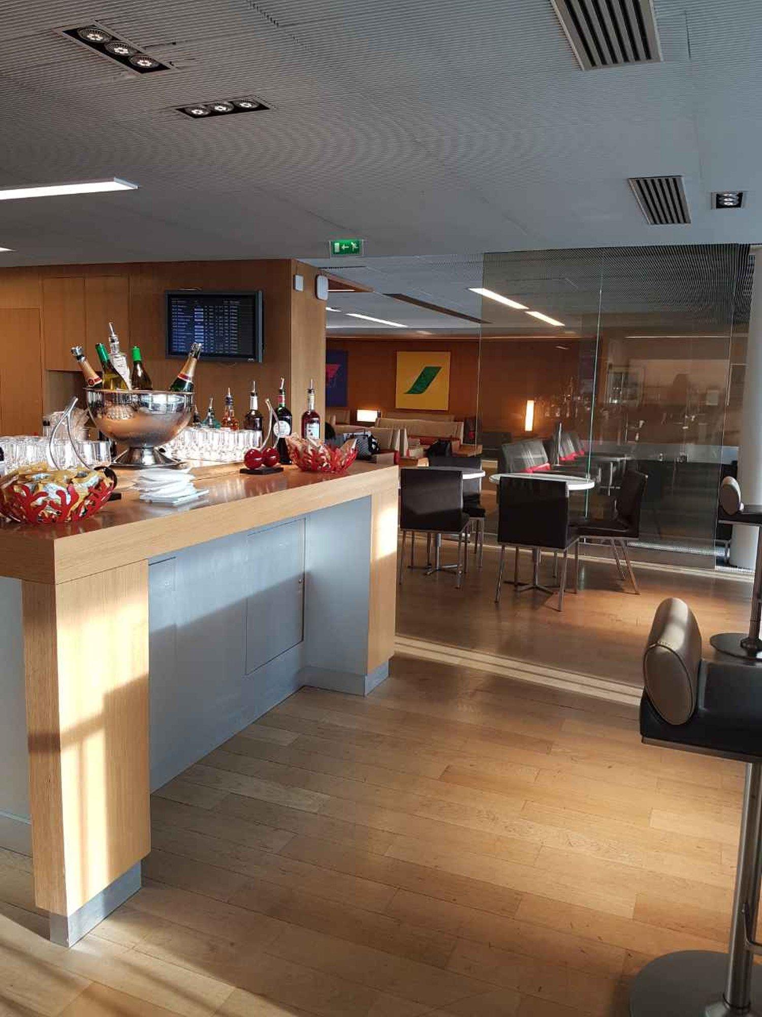 Air France Lounge (Concourse K) image 9 of 35
