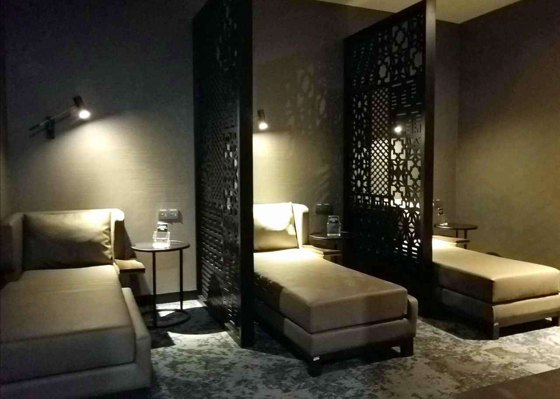 Malaysia Airlines Platinum Lounge image 4 of 26