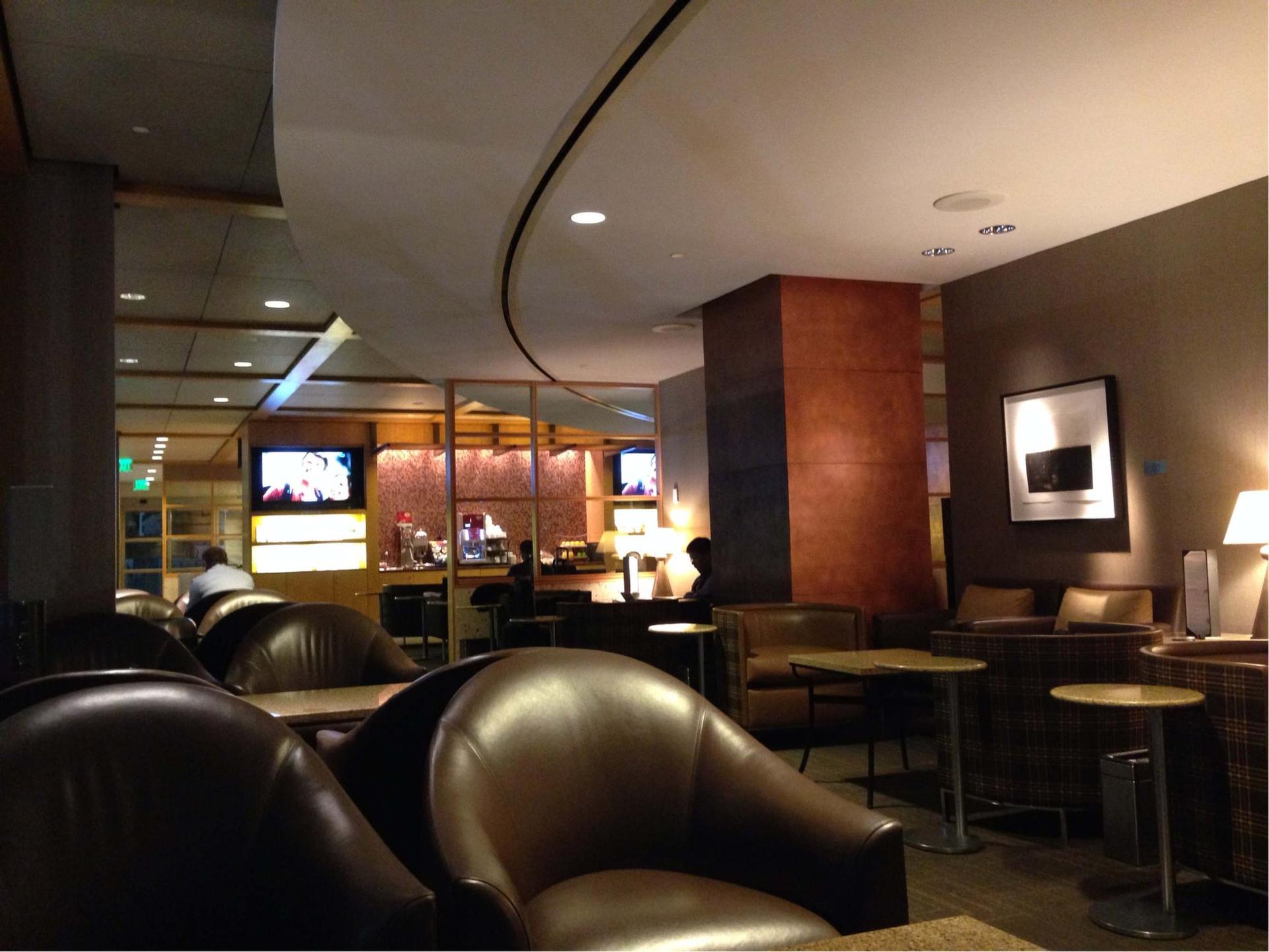 American Airlines Admirals Club image 1 of 14