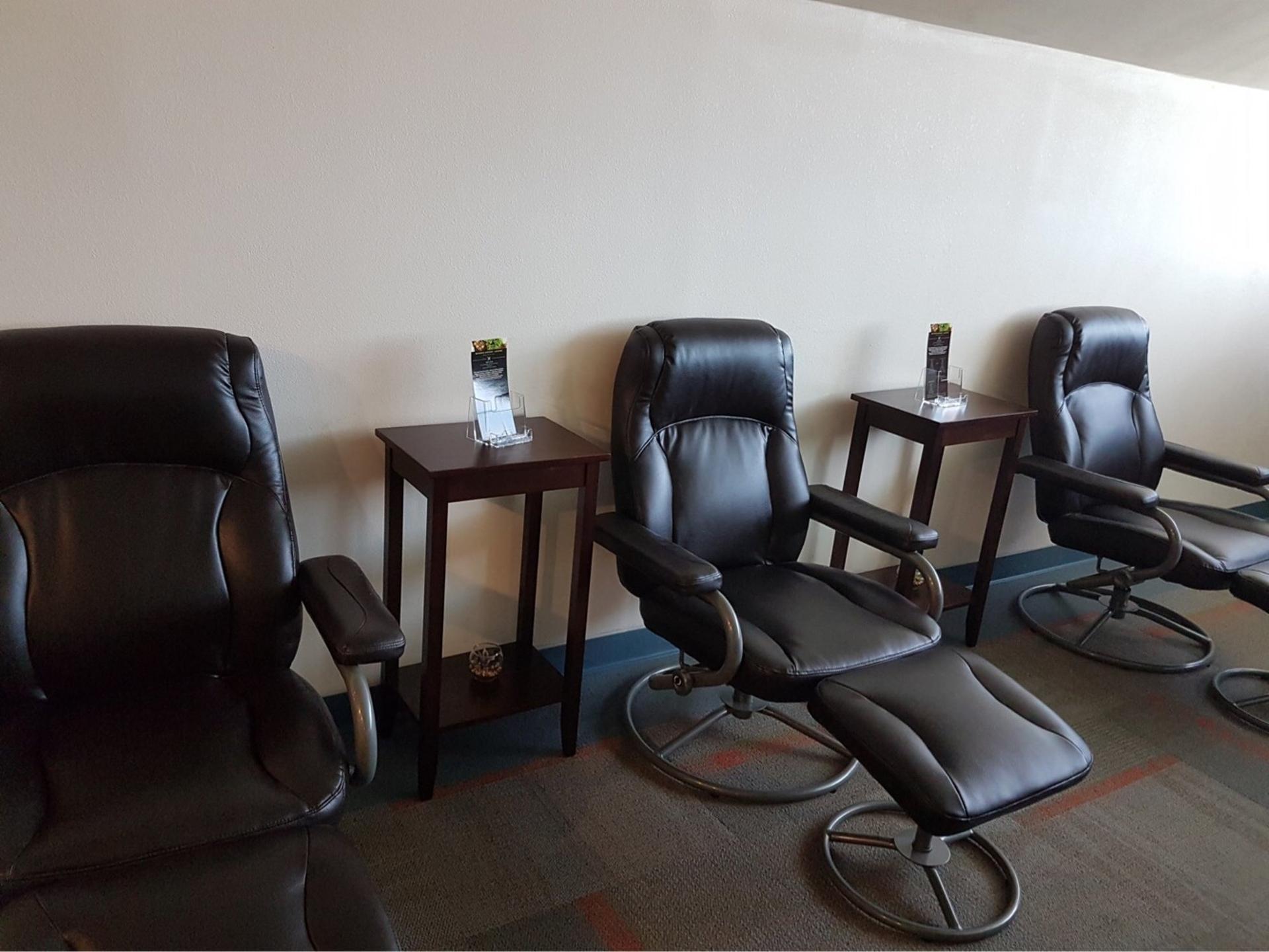 Skyview Airport Lounge image 3 of 6