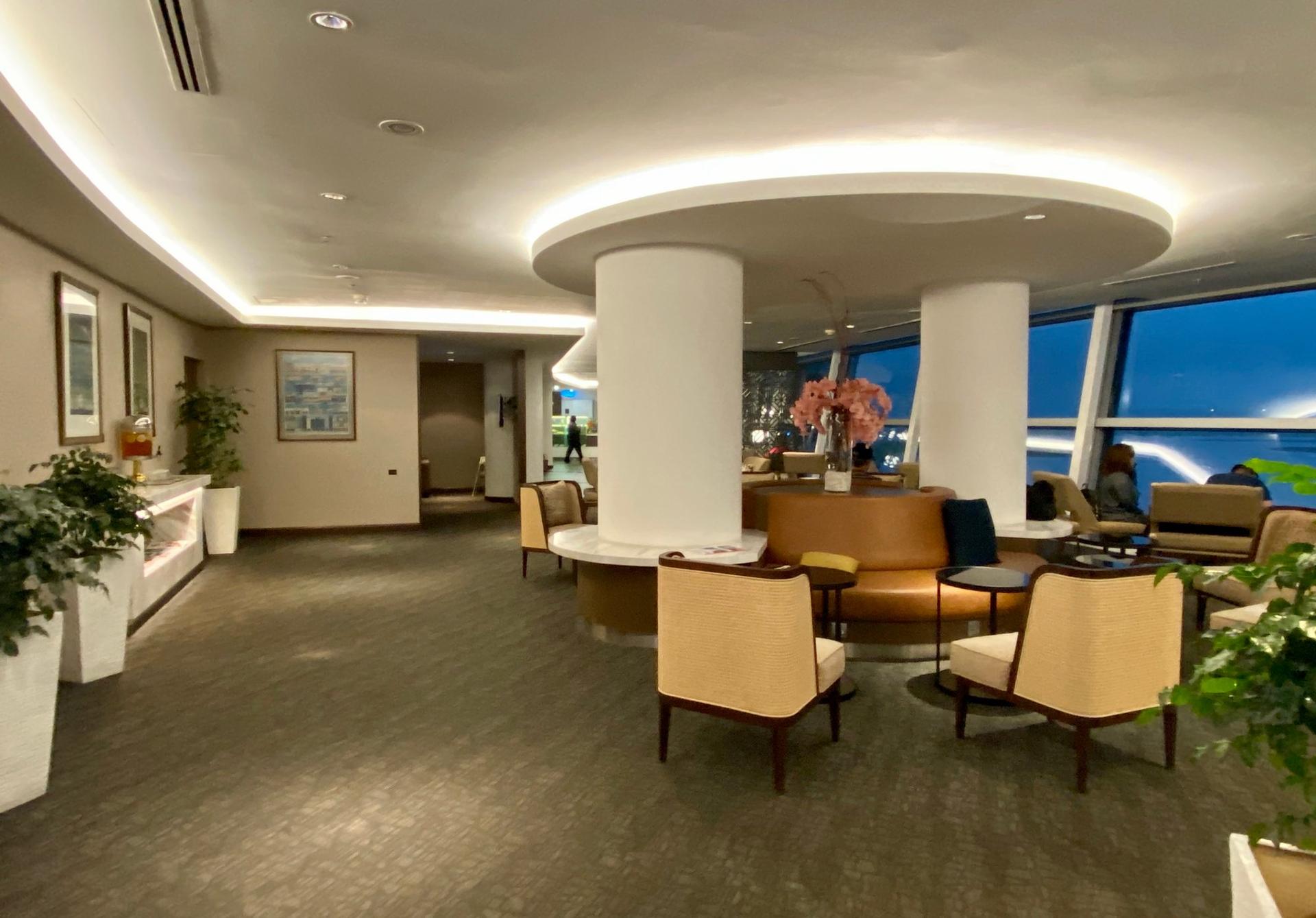Malaysia Airlines Golden Lounge (Domestic) image 5 of 6