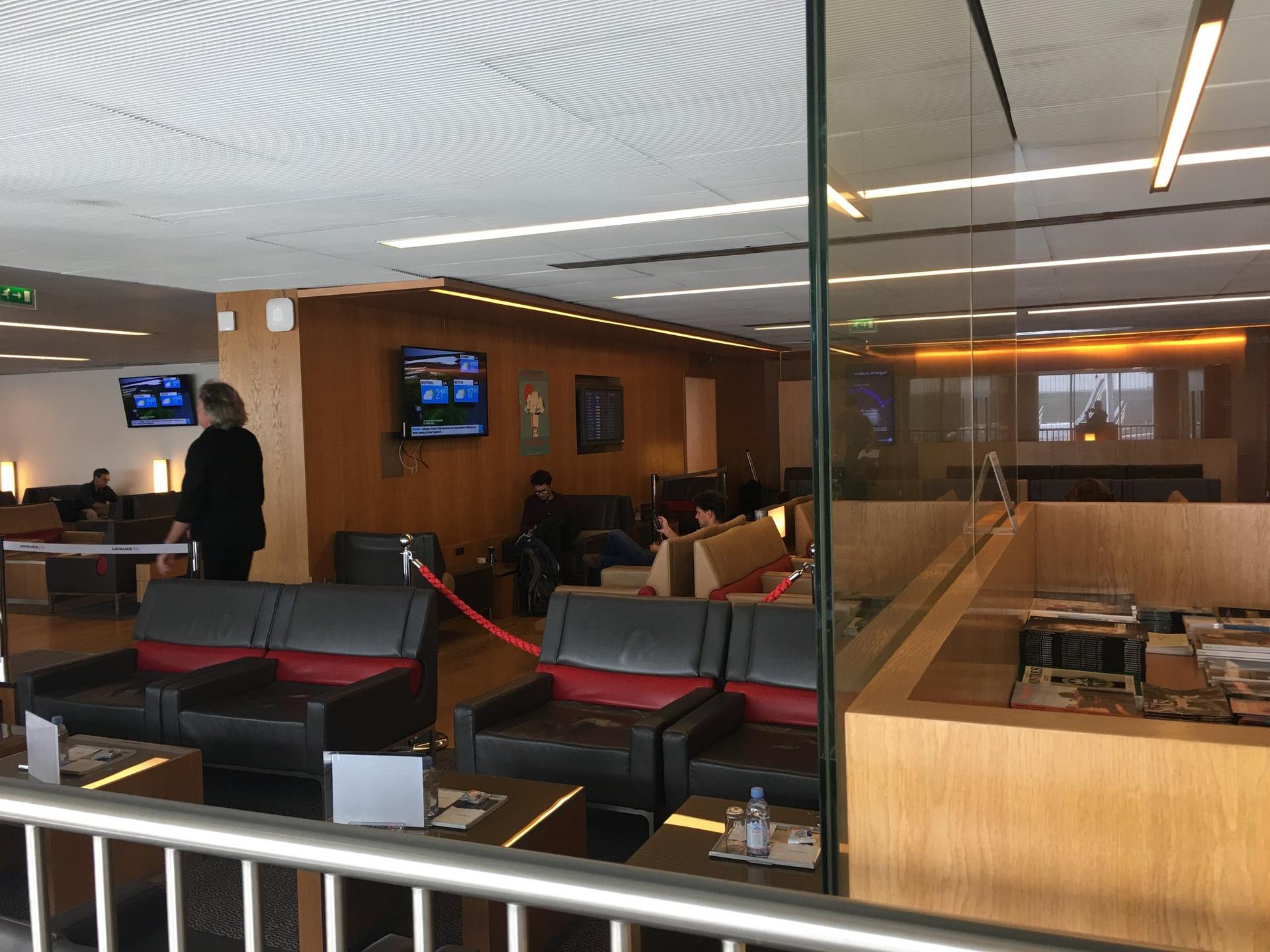 Air France Lounge (Concourse K) image 11 of 35