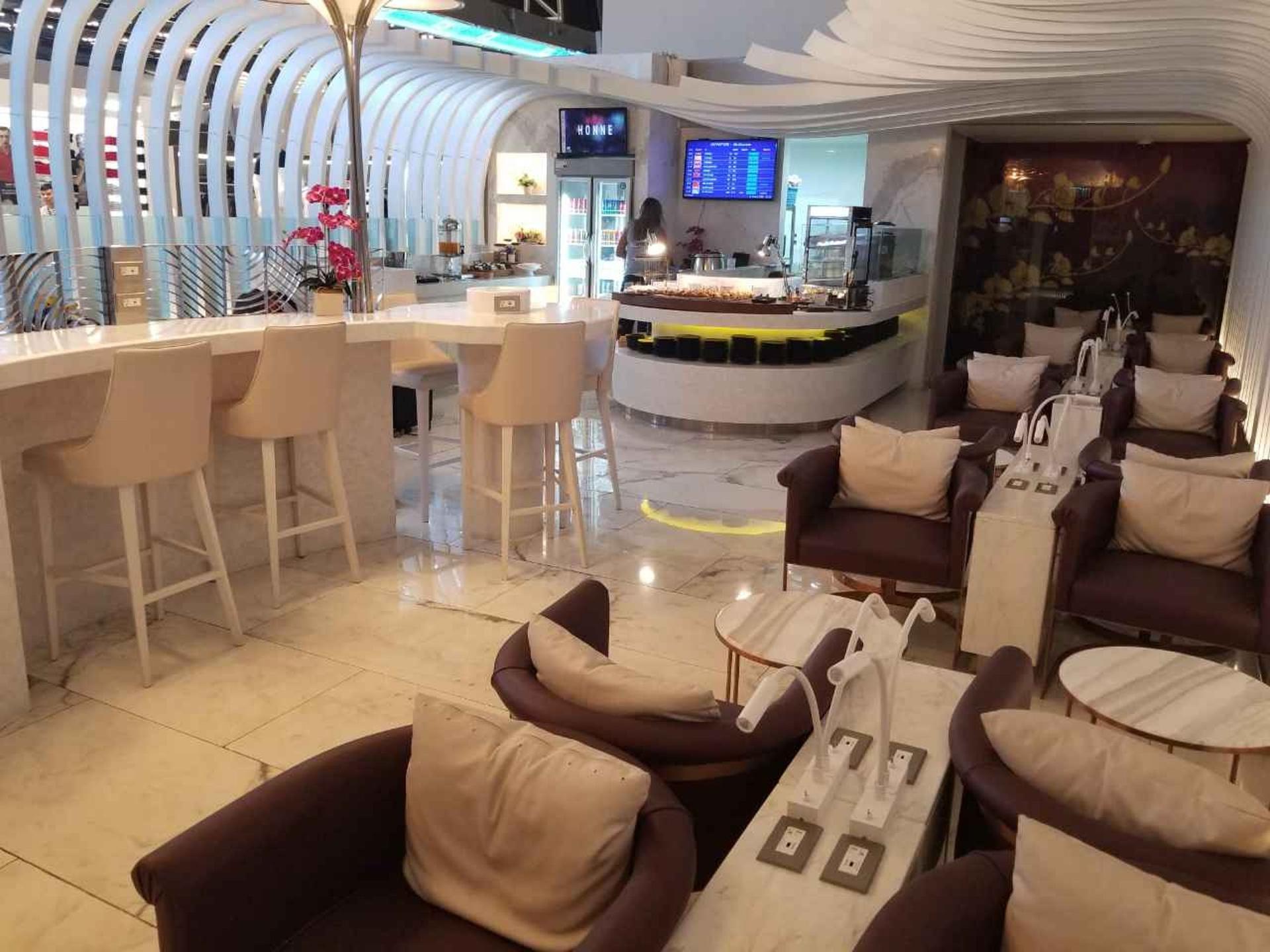 Thai Airways Royal Orchid Lounge image 8 of 9